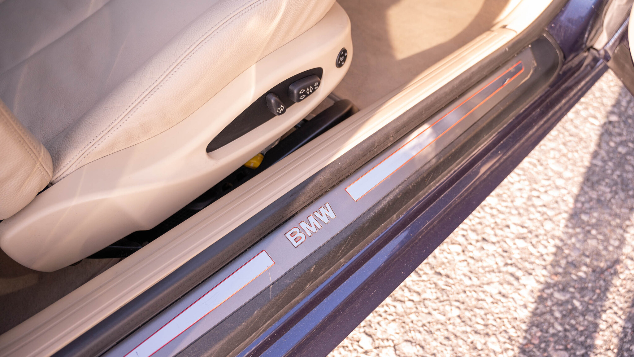 Interior image of 2008 BMW 635d  (17)