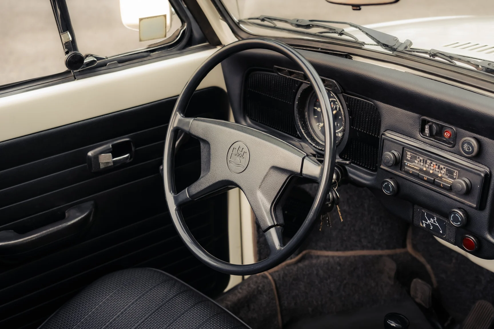 Interior image of 1972 Volkswagen 1302 S Cabriolet (22)