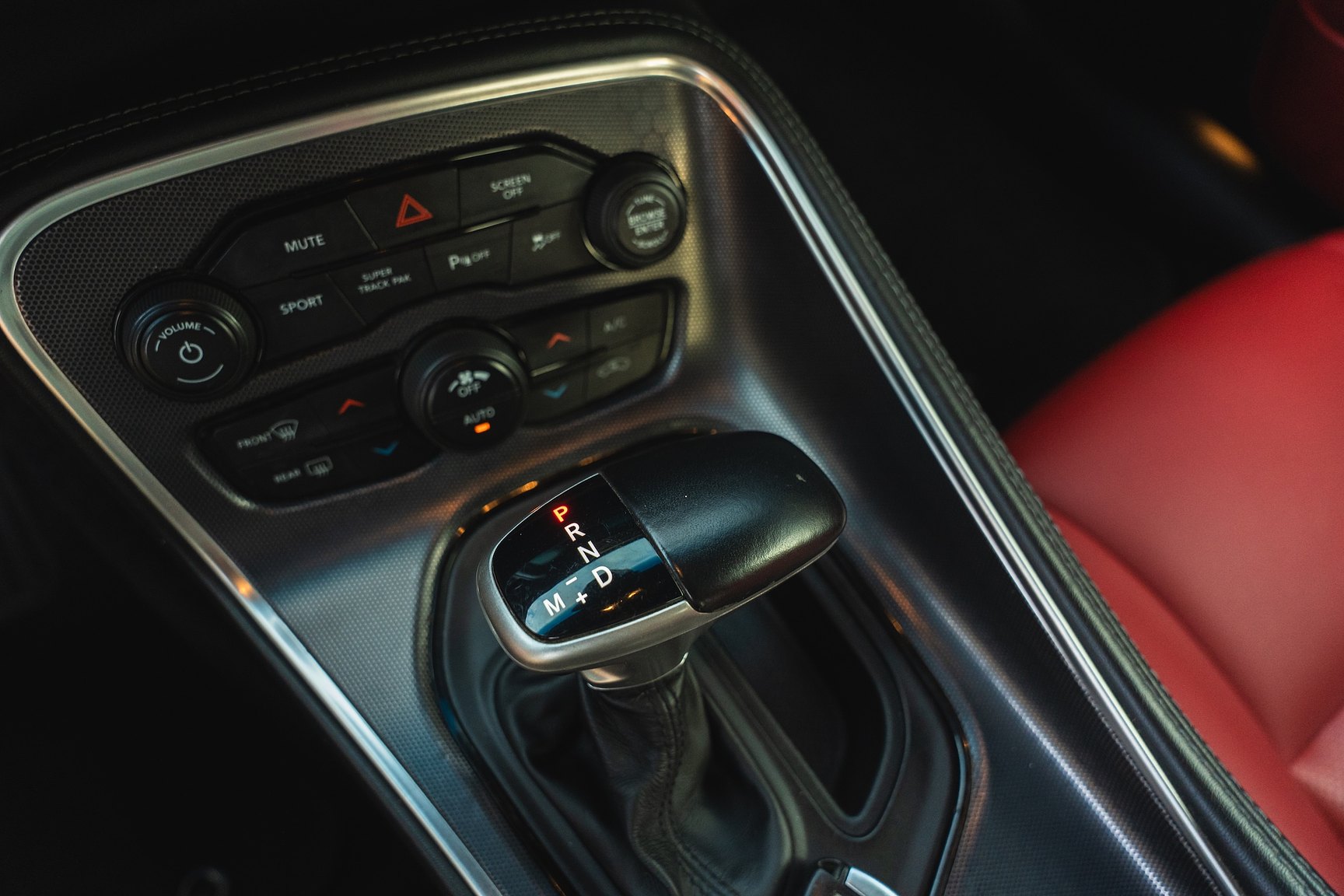 Interior image of 2018 Dodge Challenger R/T 392