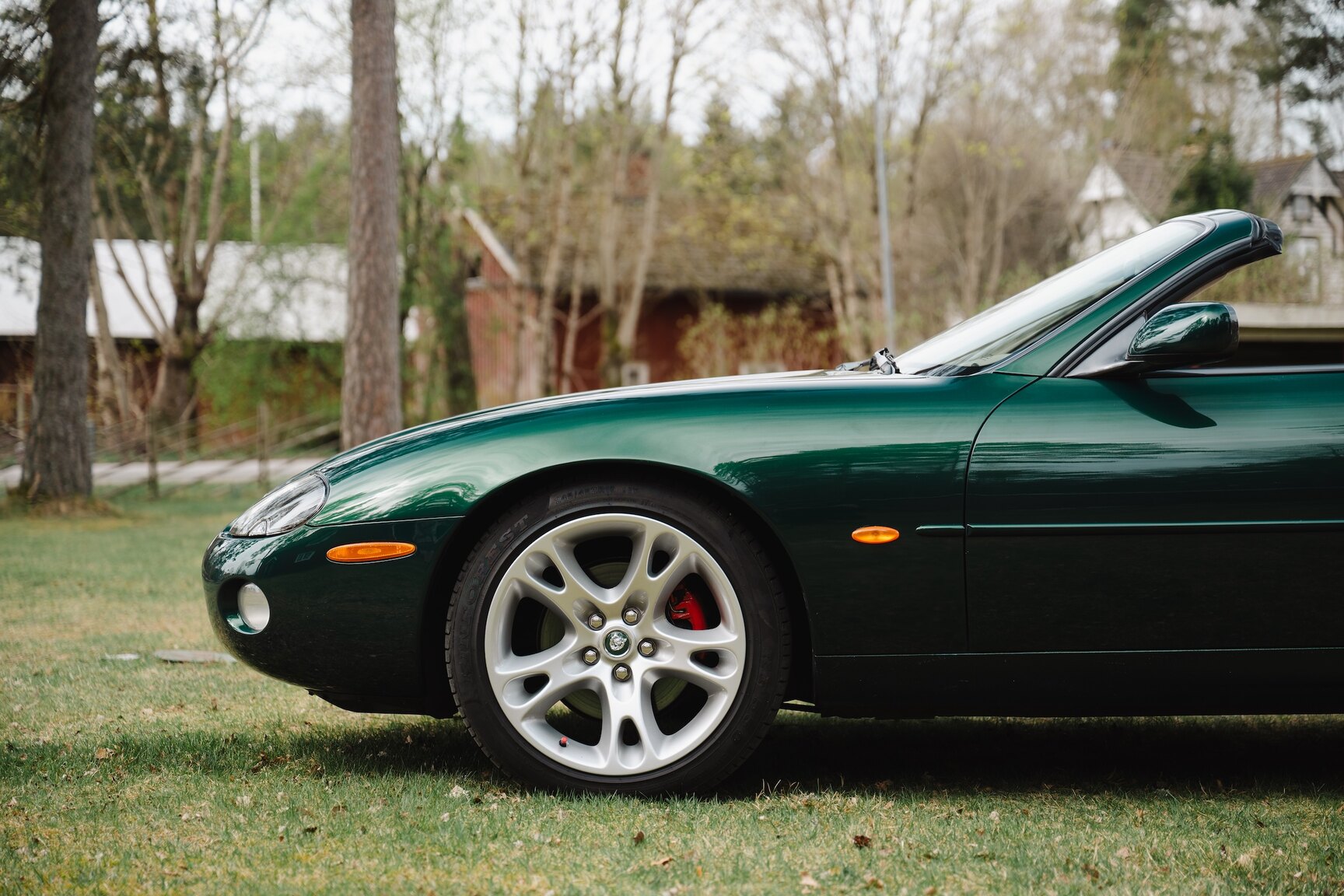 Exterior image of 2003 Jaguar XK8 Cabriolet