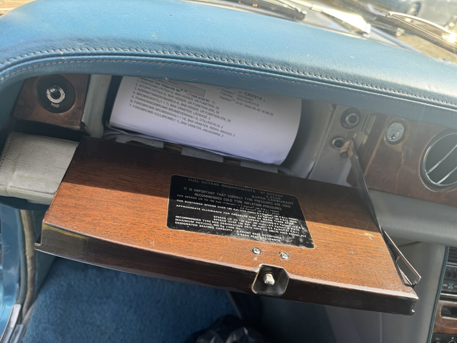 Interior image of 1976 Rolls-Royce Silver Shadow