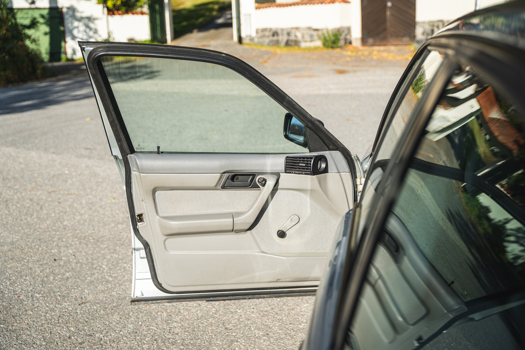 Interior image of 1994 BMW 520i E34