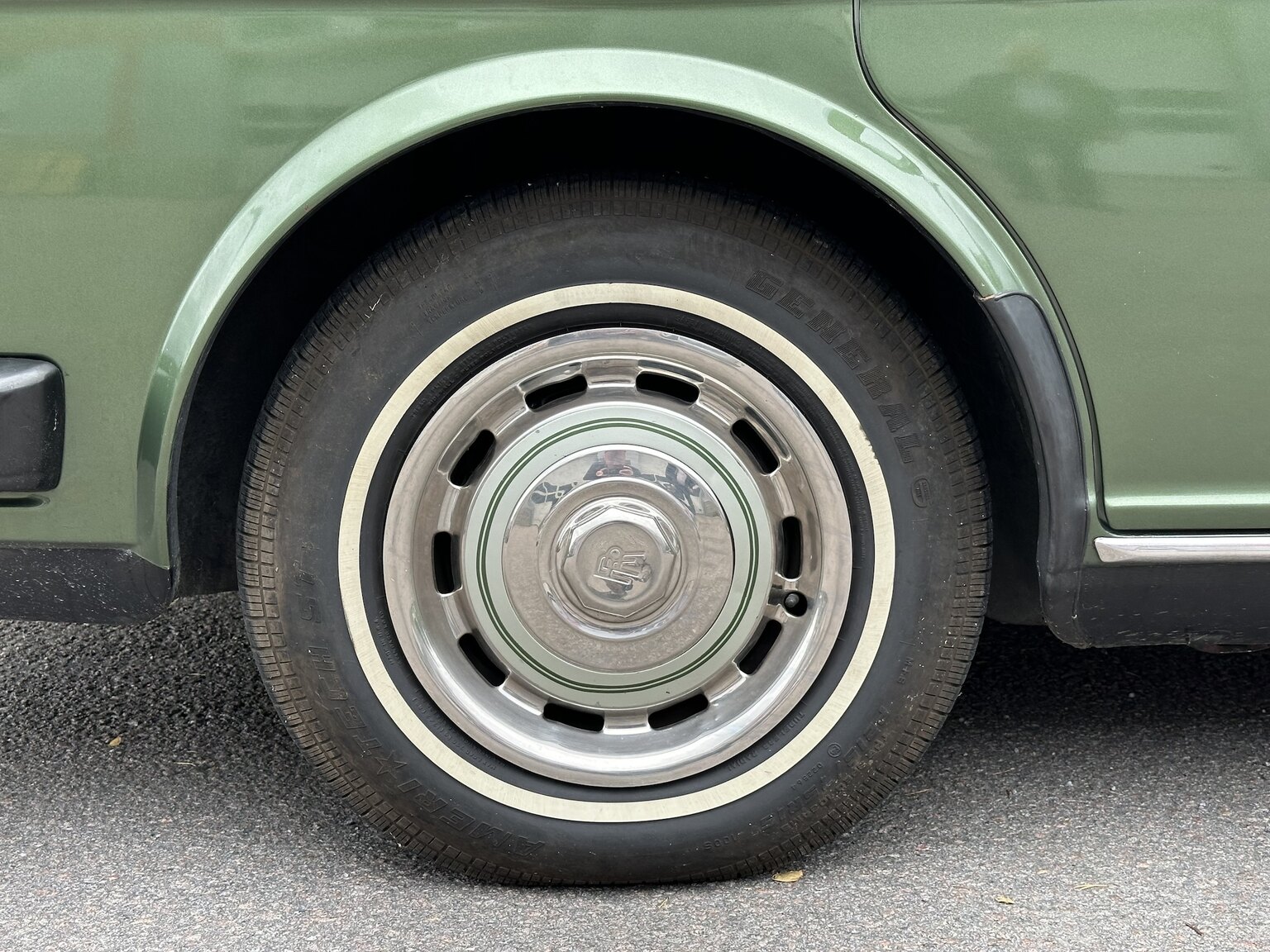 Exteriörbild på 1982  Rolls Royce Silver Spirit