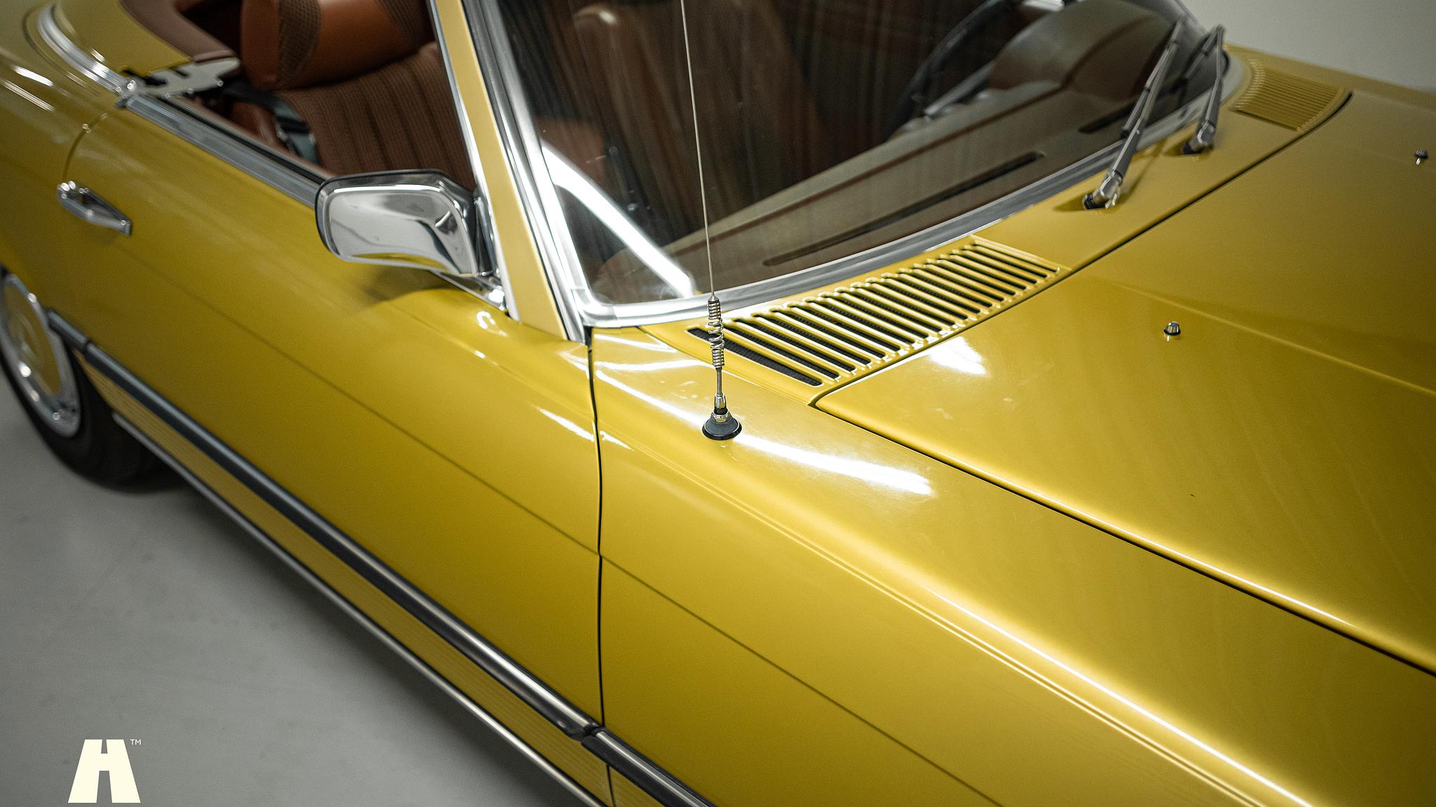 Exterior image of 1975 Mercedes SL 350