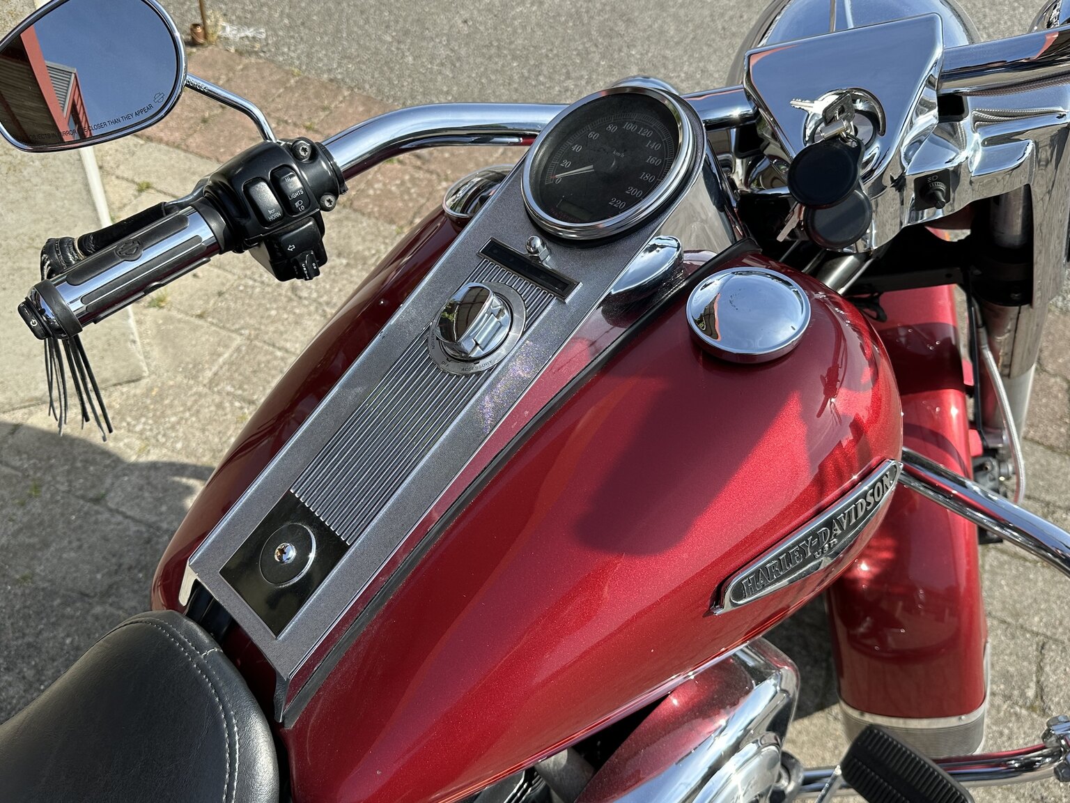 Exteriörbild på 2005 Harley-Davidson Road King Classic