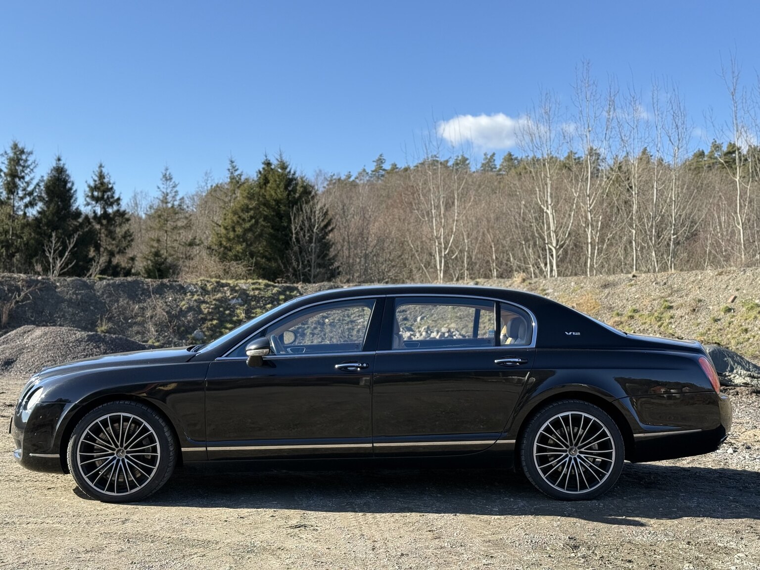 Exteriörbild på 2005 Bentley Flying Spur