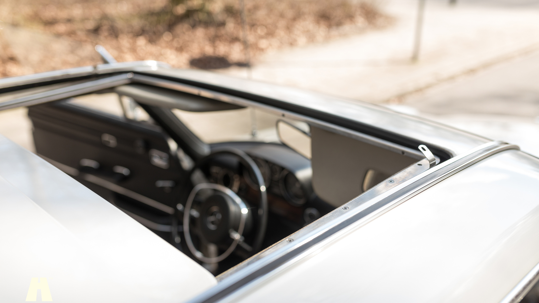 Interiörbild 1970 Mercedes 250 CE
