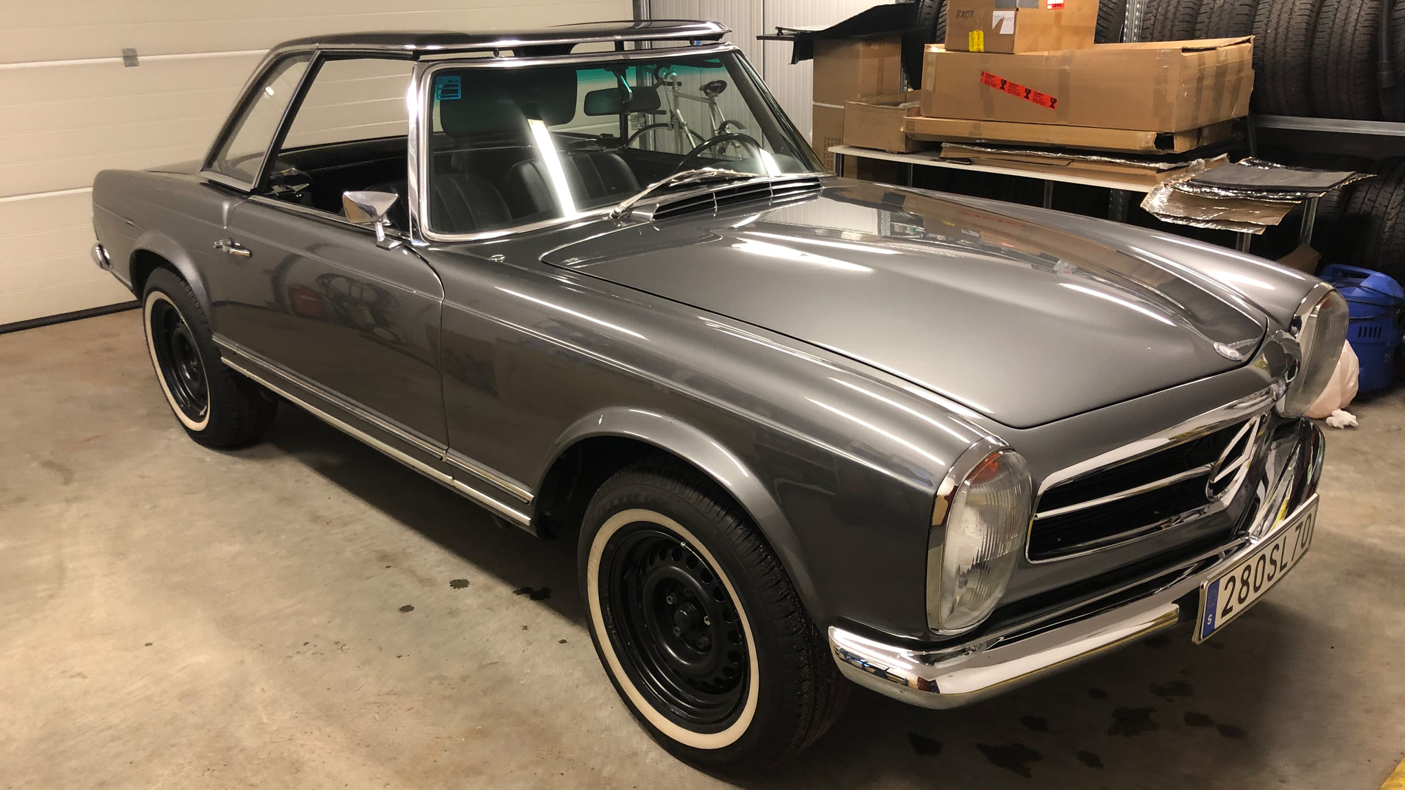 Exterior image of 1970 Mercedes 280 SL Pagoda (89)