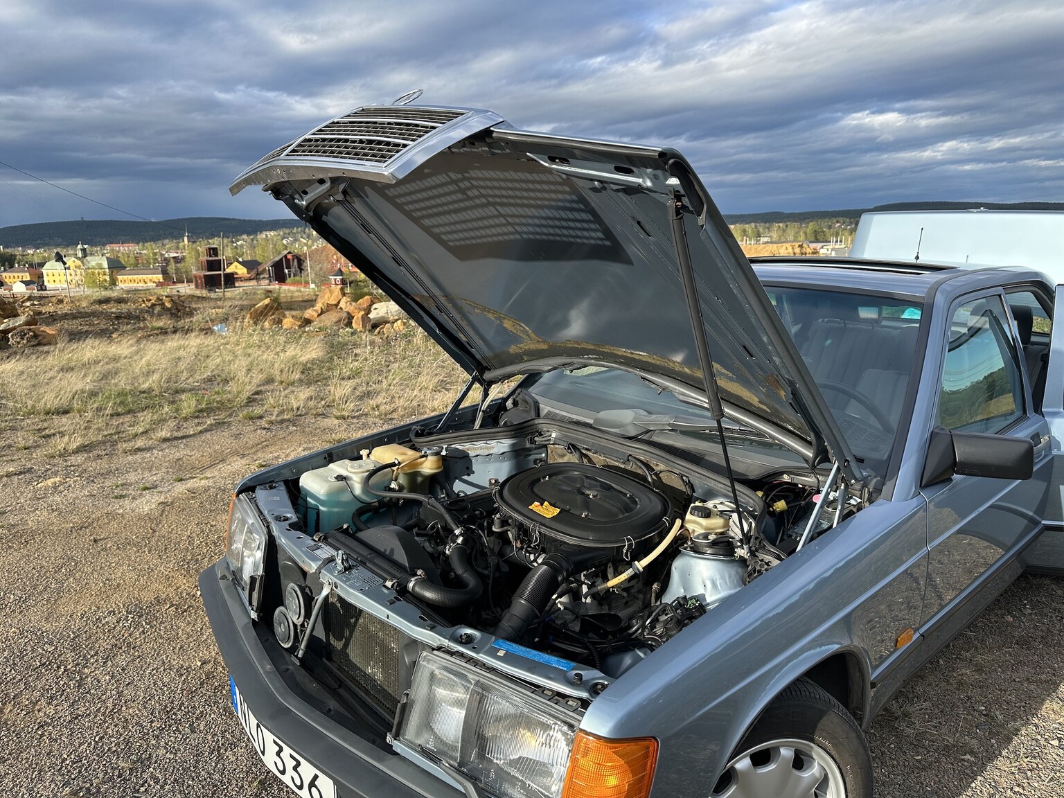 Image of 1988 Mercedes-Benz 190 E mechanics