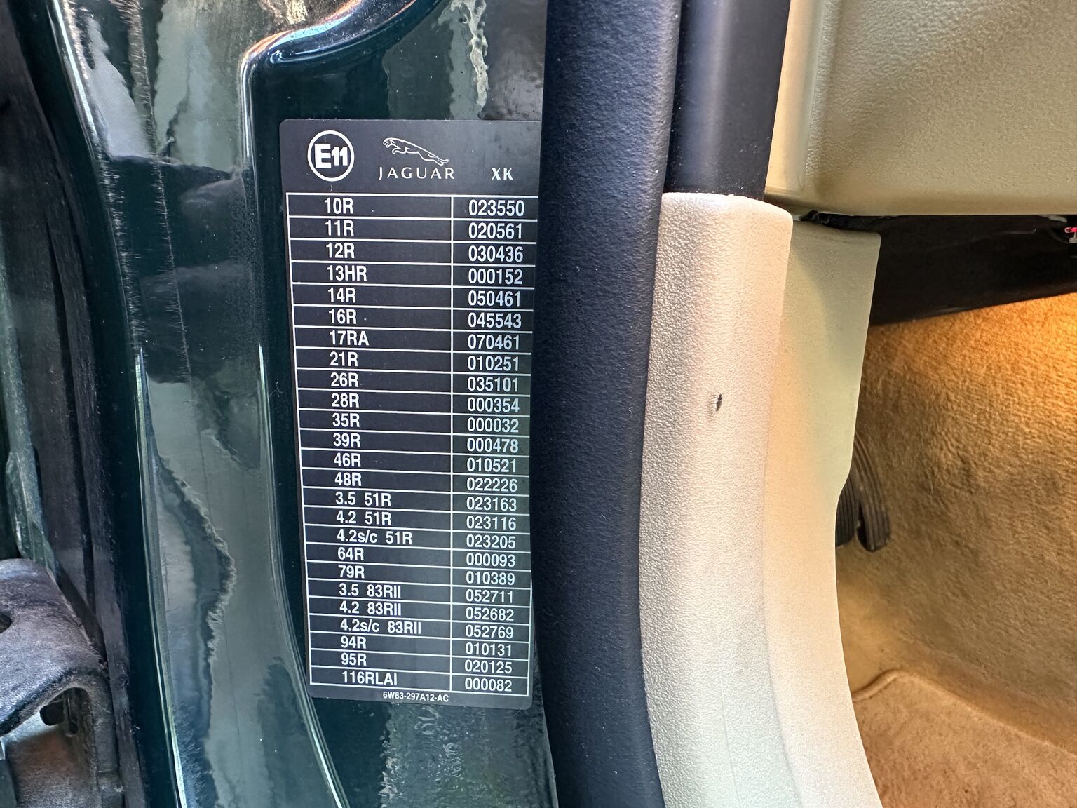 Innenraumfoto von 2007 Jaguar XKR (9)