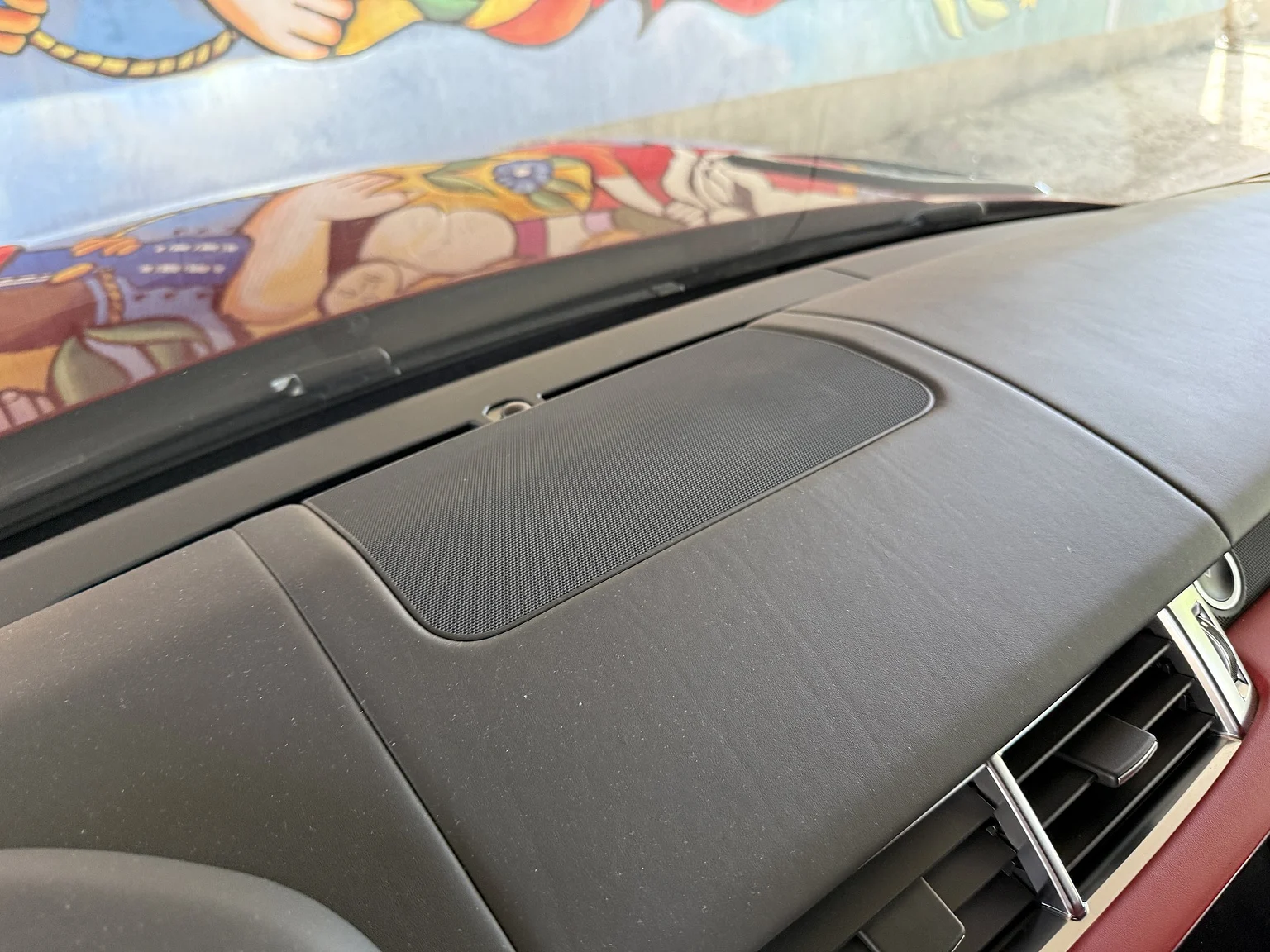 Interior image of 2017 Range Rover Sport SVR (27)