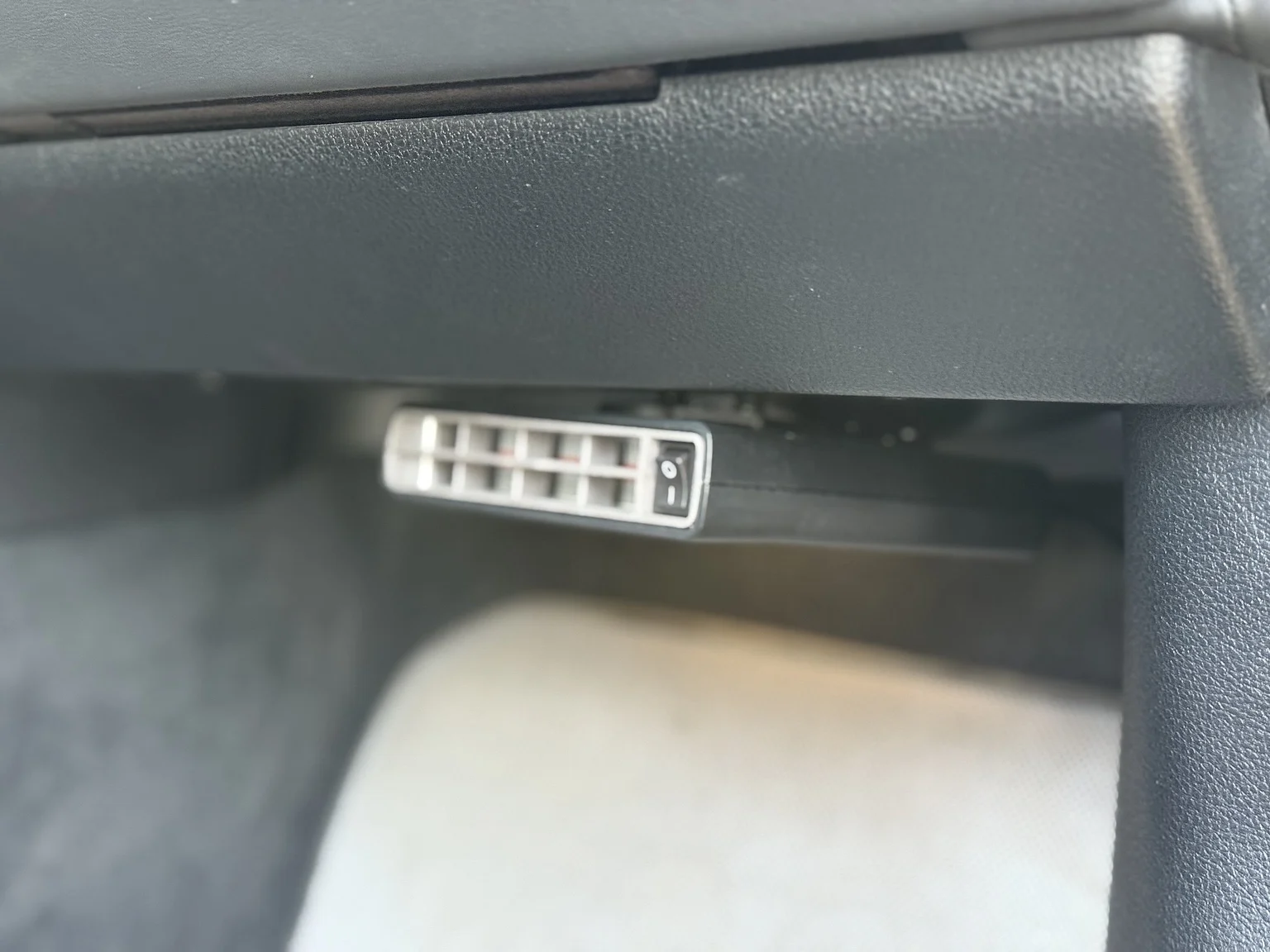 Innenraumfoto von 2017 BMW M3 Competition 30 Jahre (33)