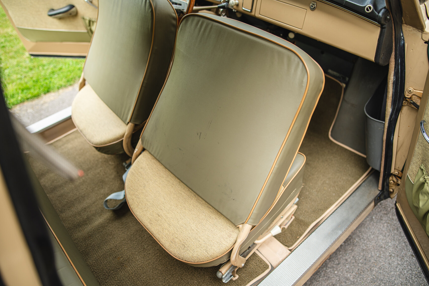 Interior image of 1961 SAAB 96 De Luxe 