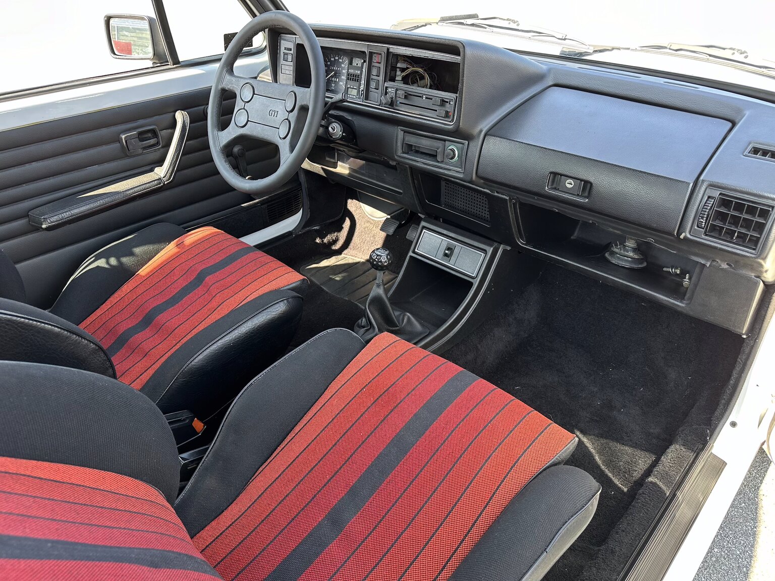 Interiörbild 1984 Volkswagen Golf GTI 