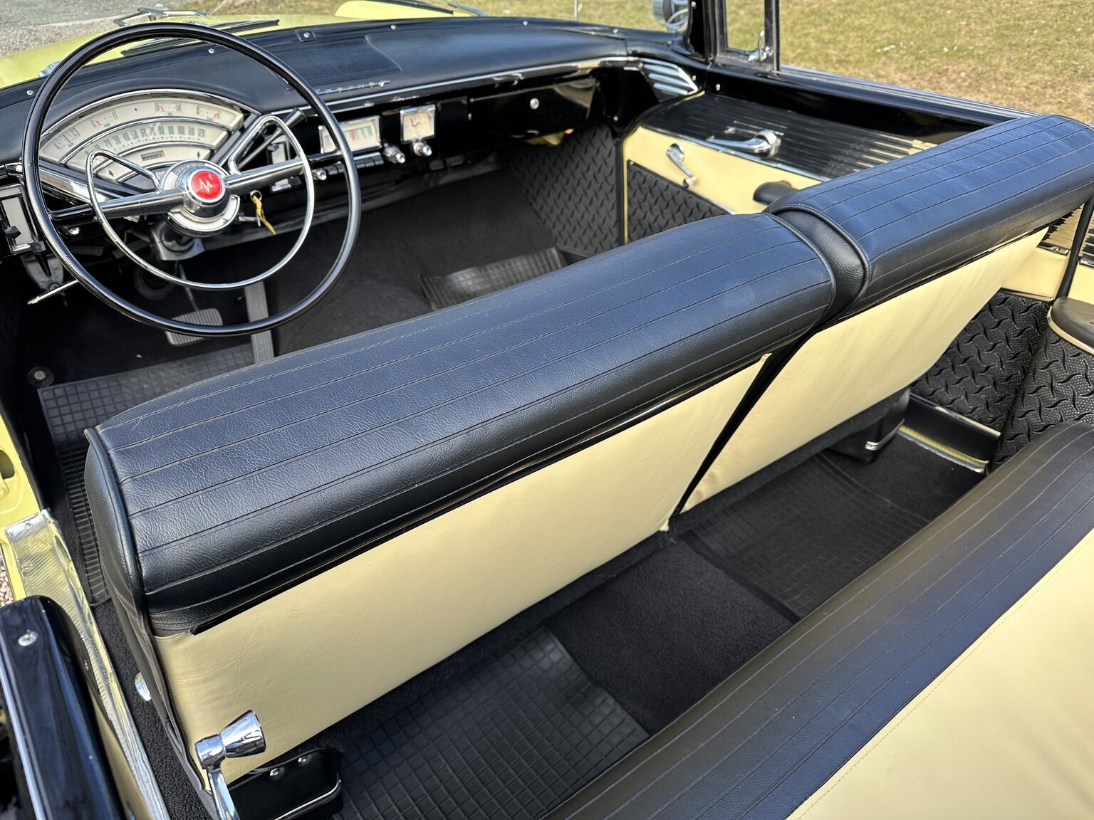 Interiörbild 1955 Mercury Montclair