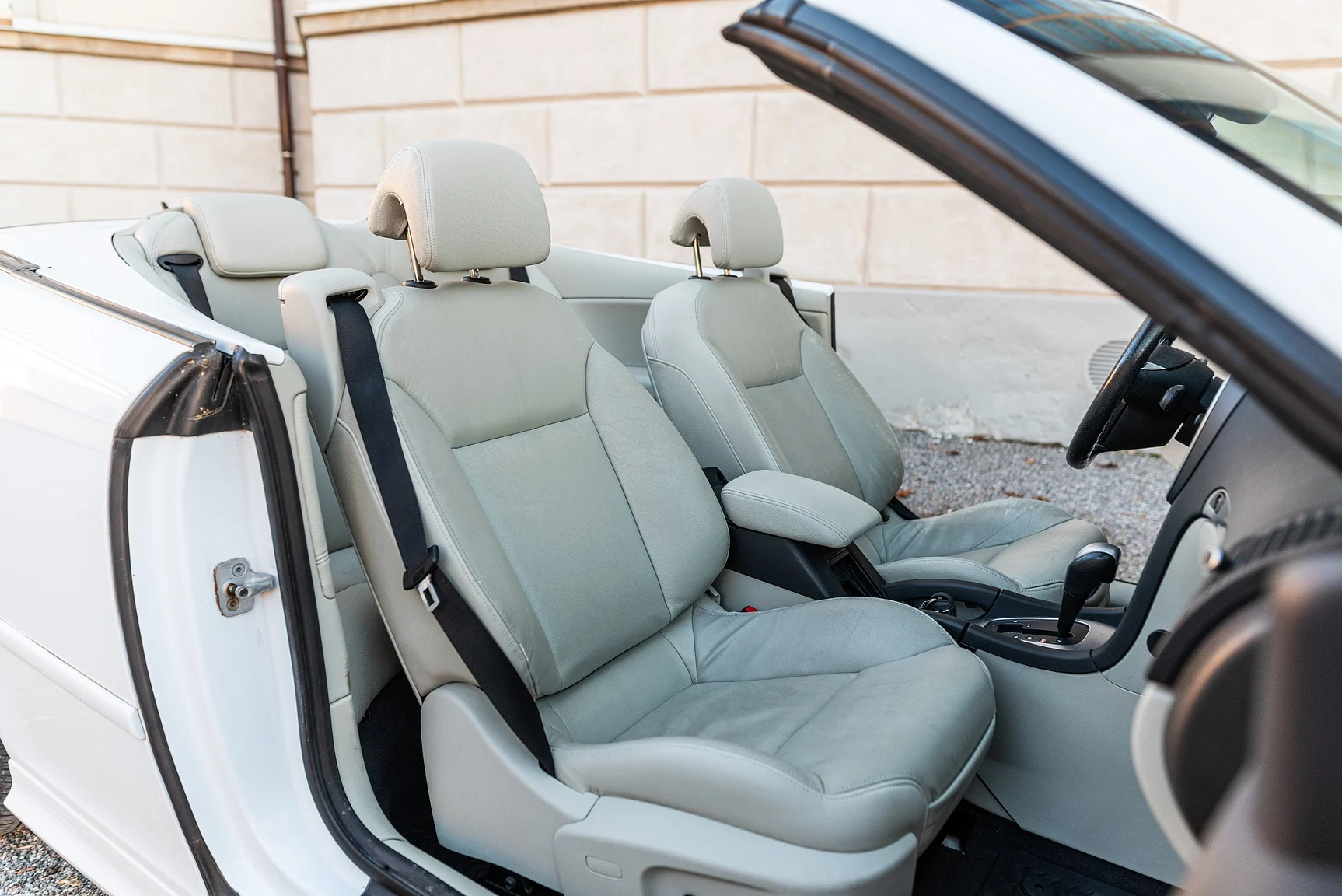 Interior image of 2008 SAAB 9-3 Vector 2.0T Cabriolet (4)