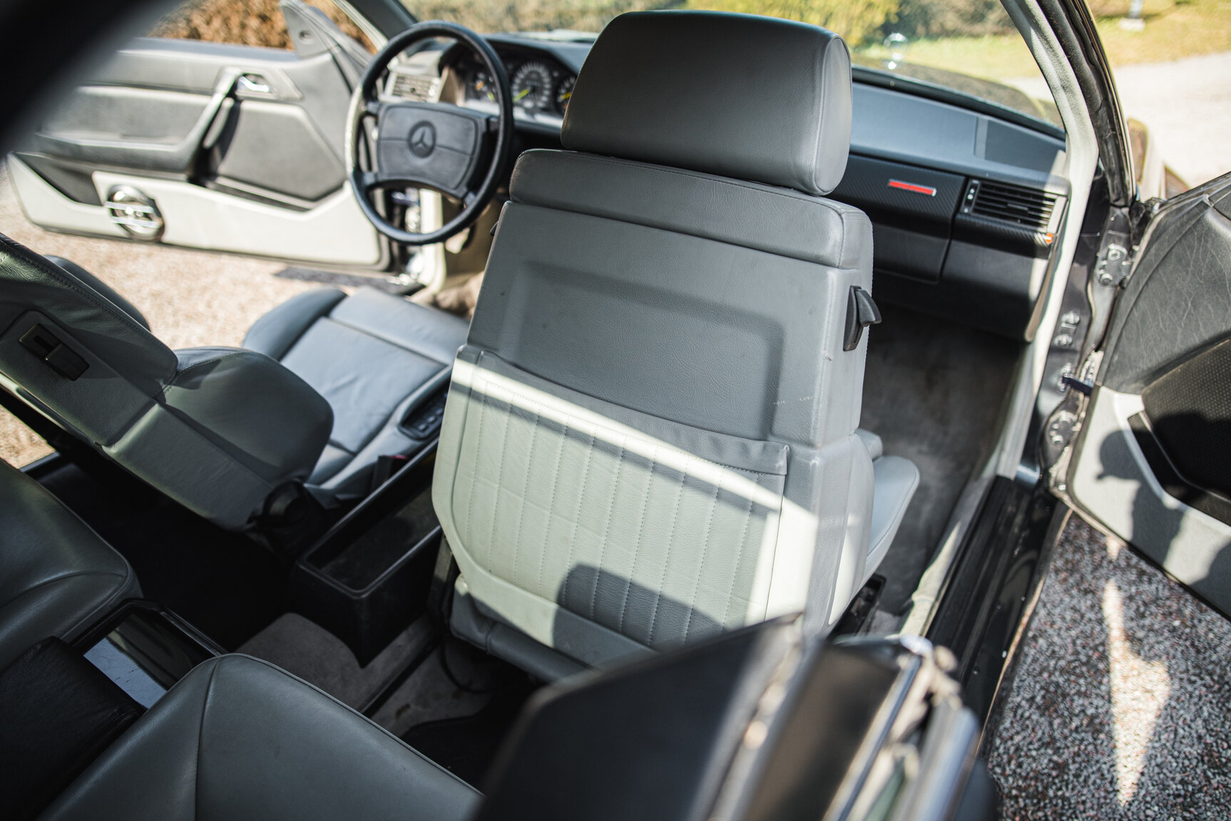 Interior image of 1989 Mercedes-Benz 300 CE Koenig Specials