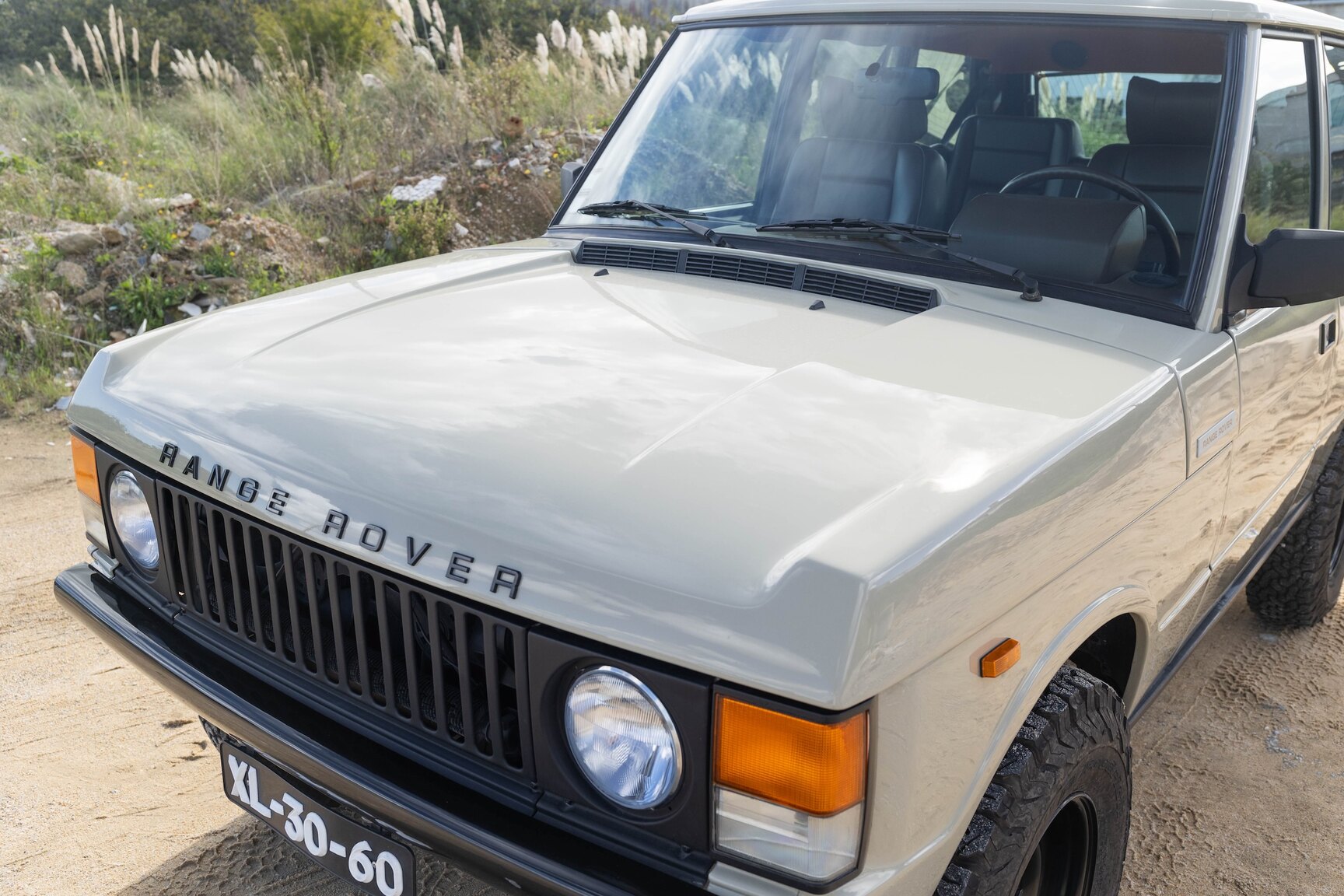 Exteriörbild på 1991 Range Rover Restomod