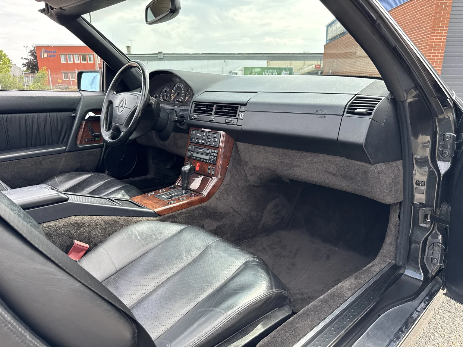 Innenraumfoto von 1995 Mercedes-Benz SL 500 (57)