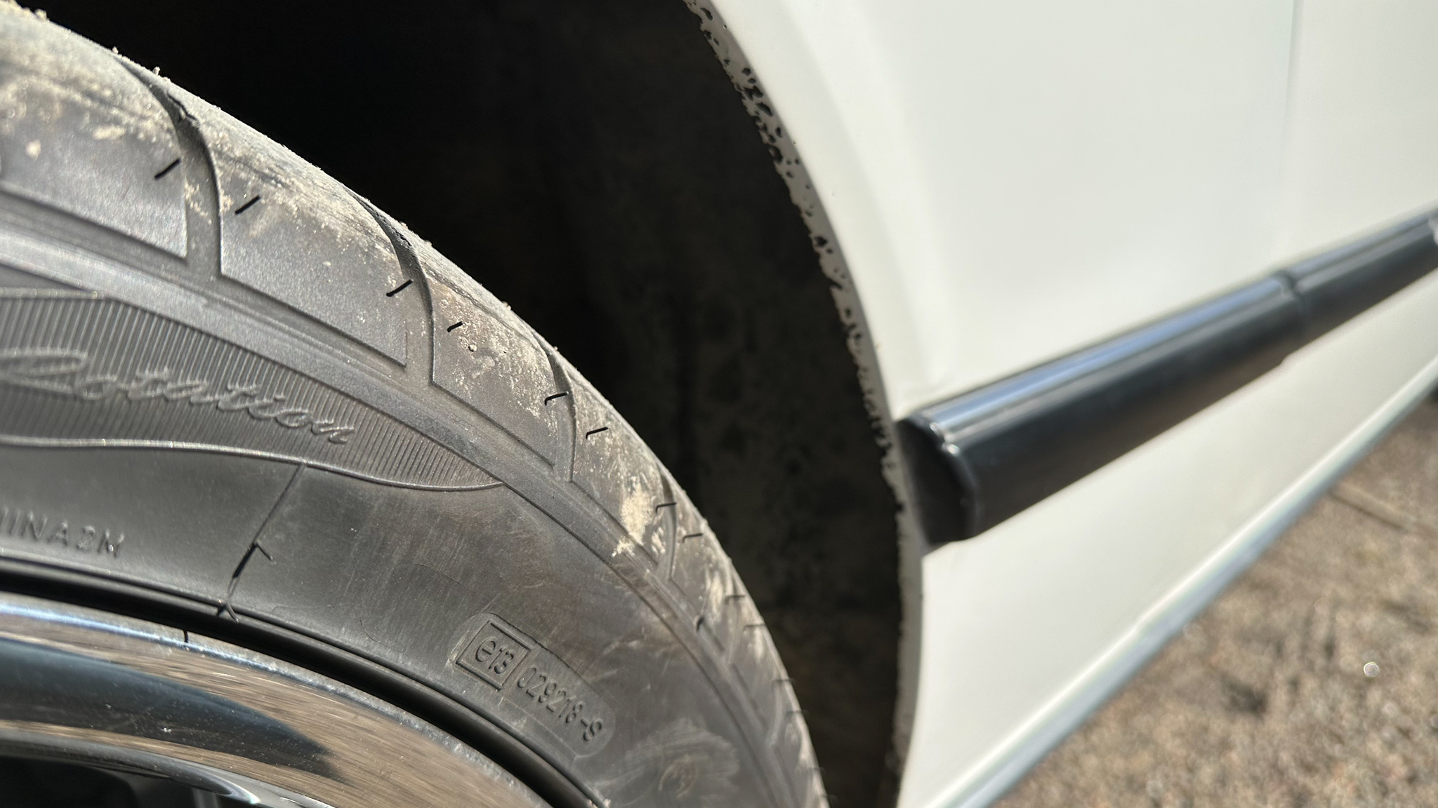 Exteriörbild på 1984 BMW 745i Executive Automat