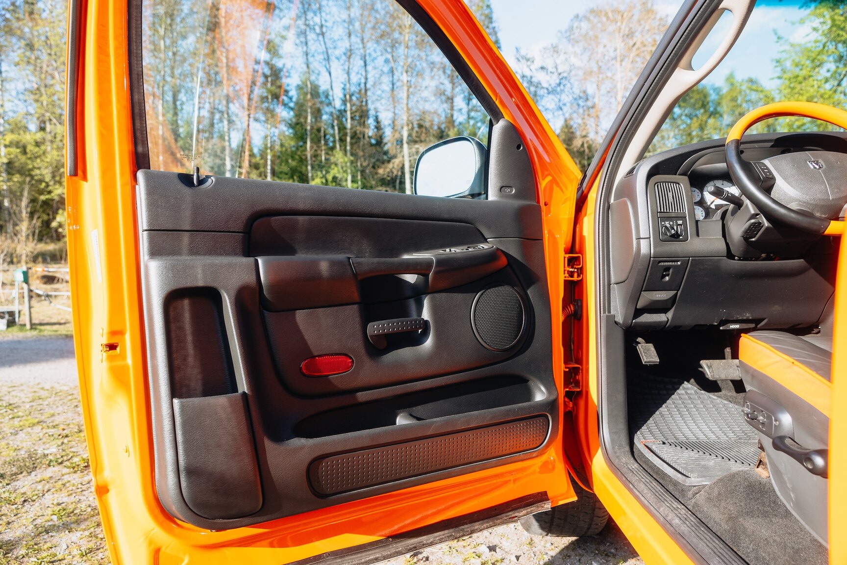 Interior image of 2004 Dodge Ram HEMI GTX 