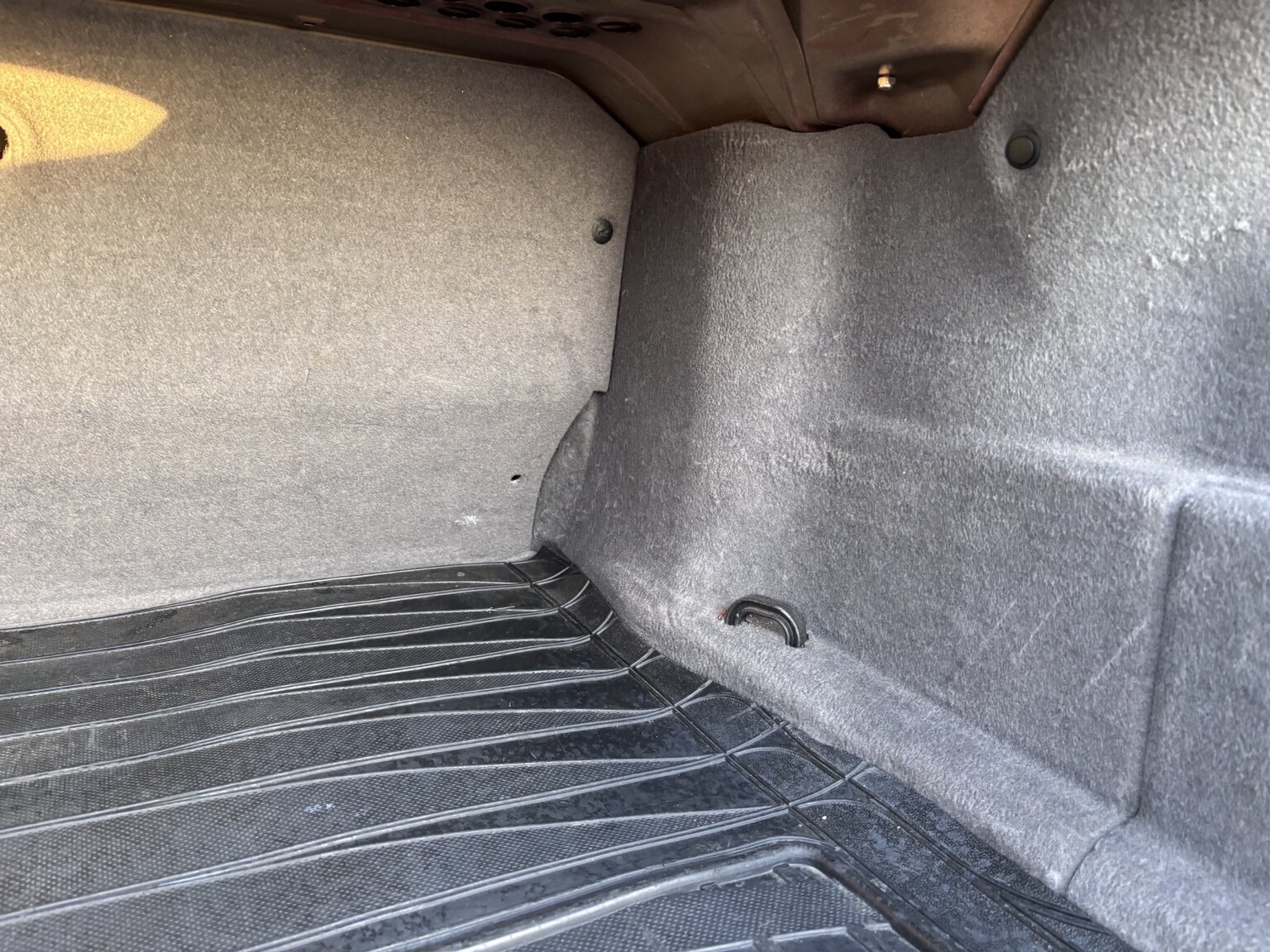 Interior image of 1996 BMW 728iA
