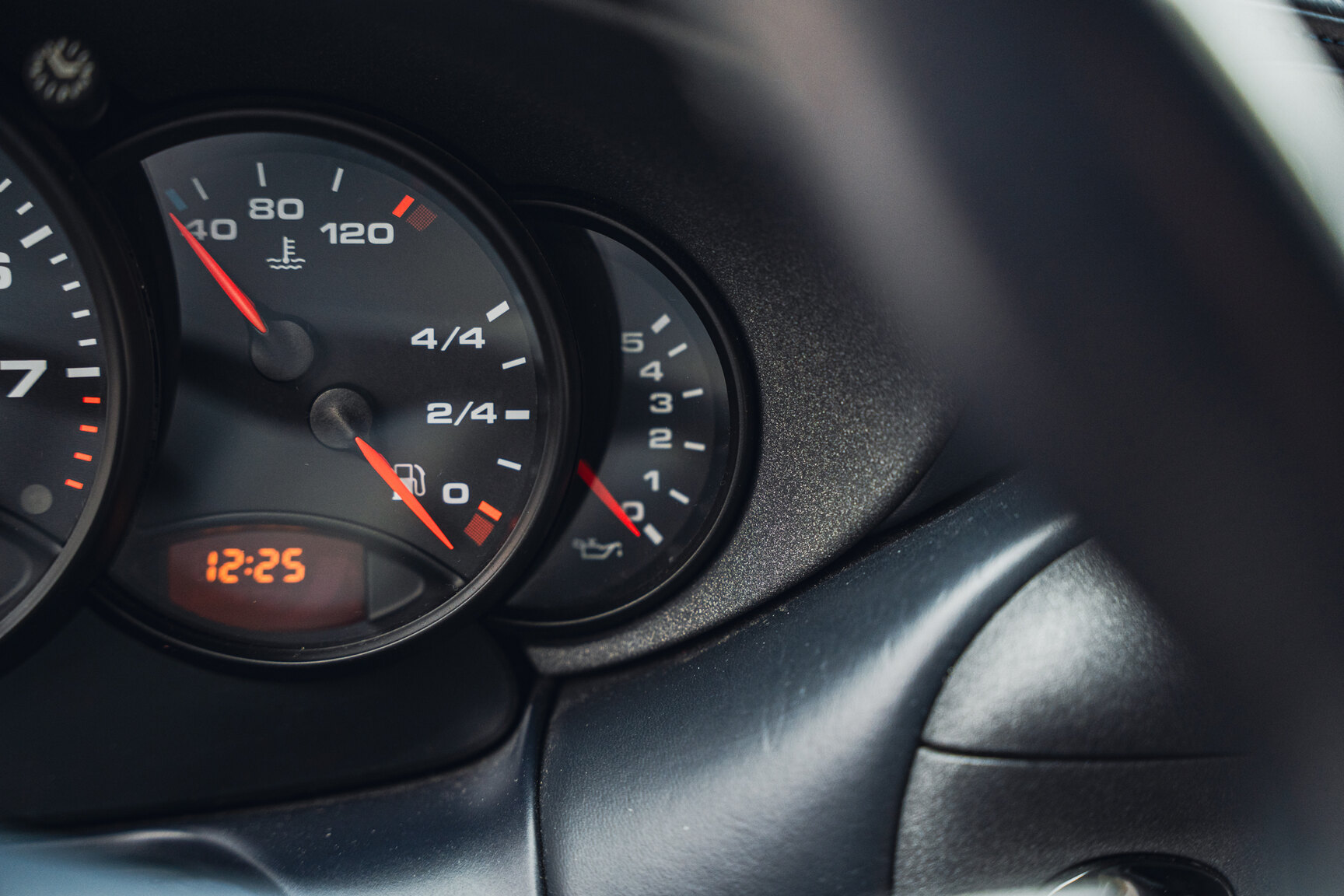 Interior image of 1999 Porsche 911 Carrera 4