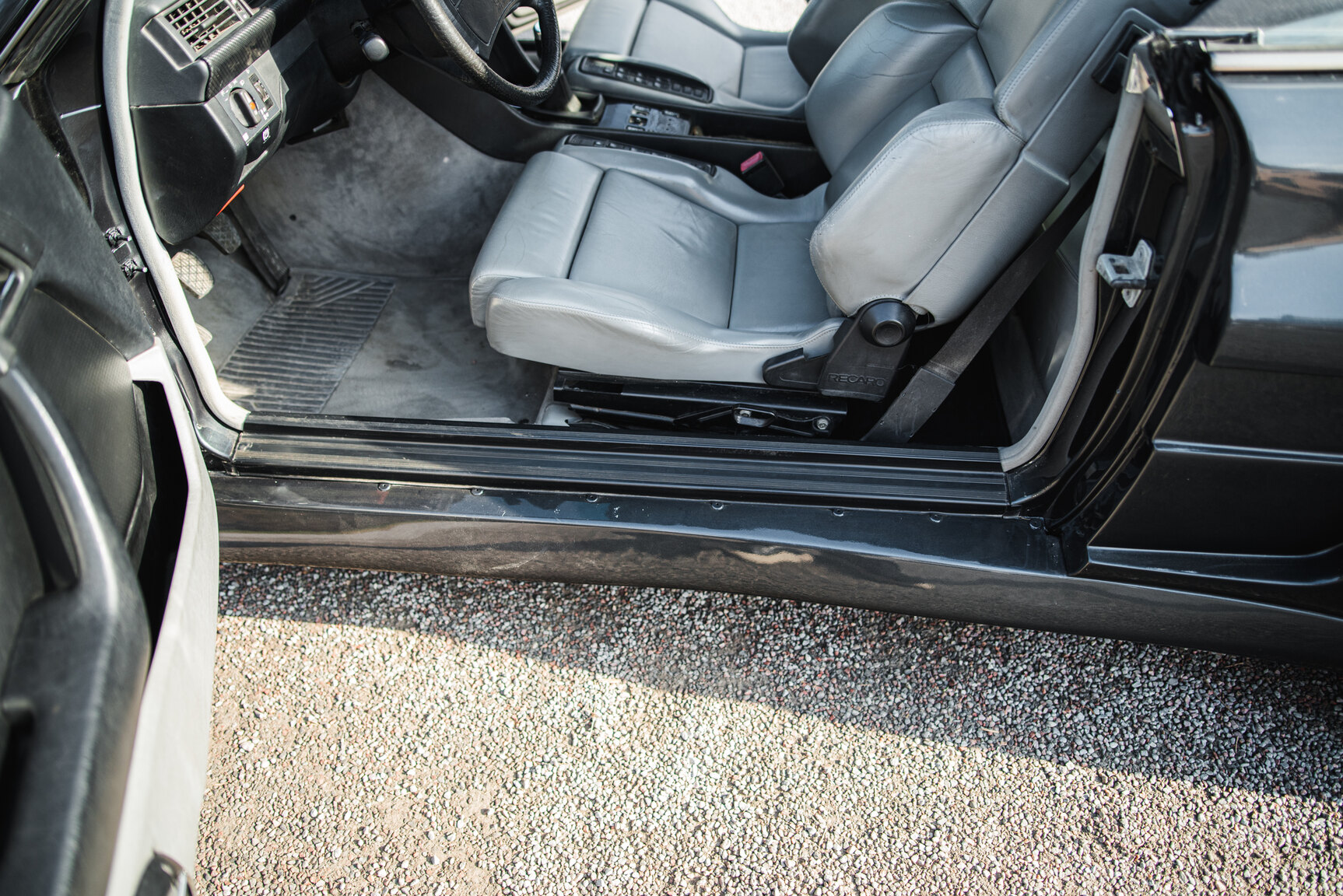 Interior image of 1989 Mercedes-Benz 300 CE Koenig Specials