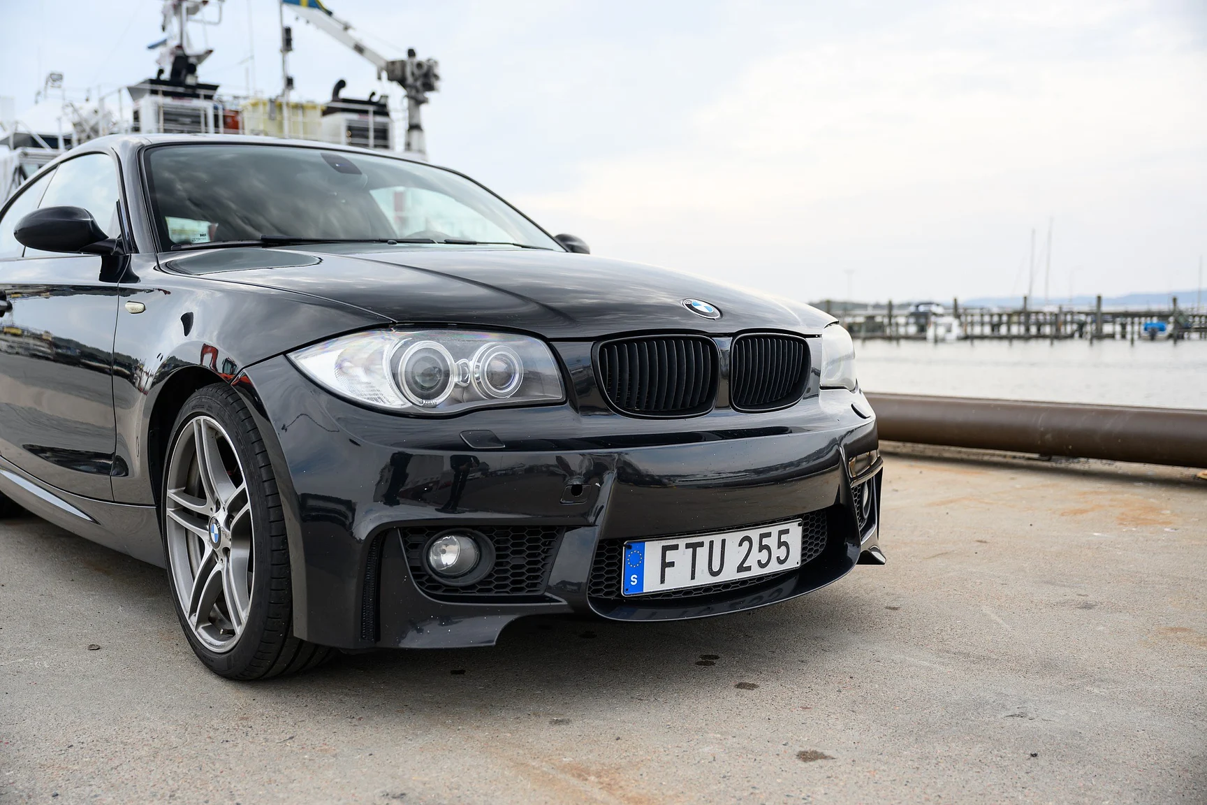 Exterior image of 2007 2007 BMW 130i M Sport (14)