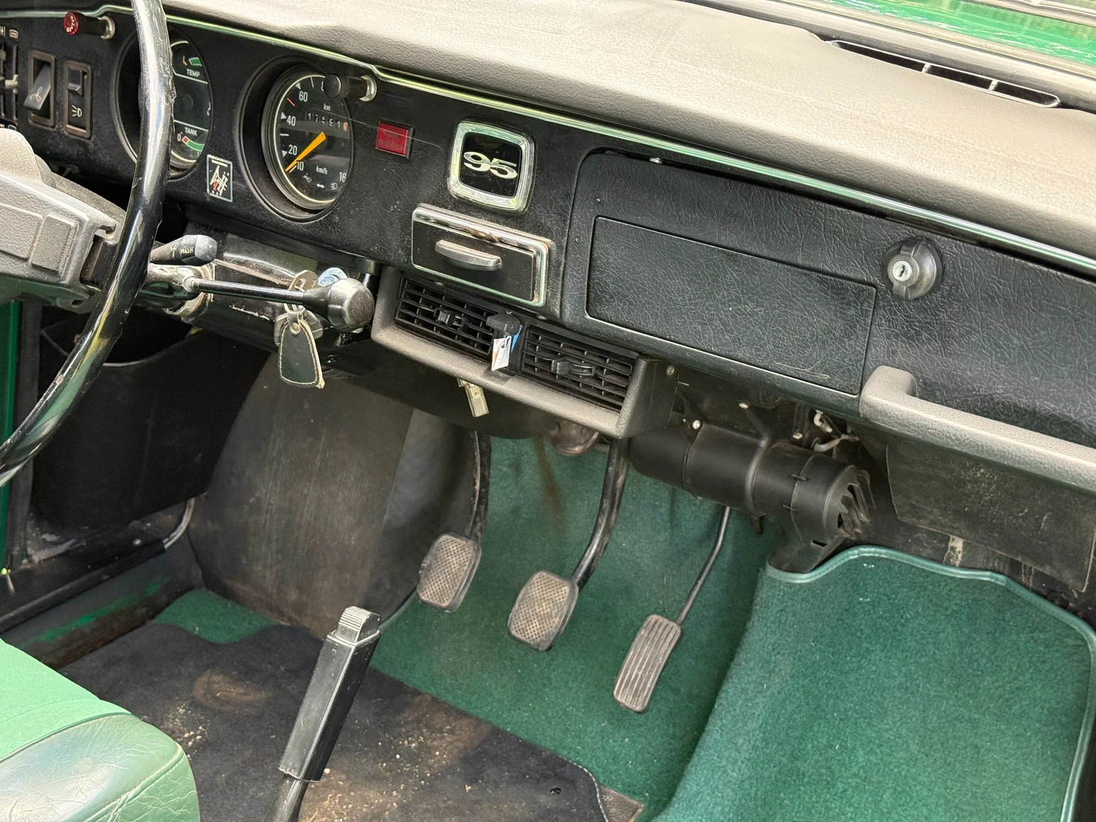 Innenraumfoto von 1975 Saab 95 V4 kombi - 7-sits (41)