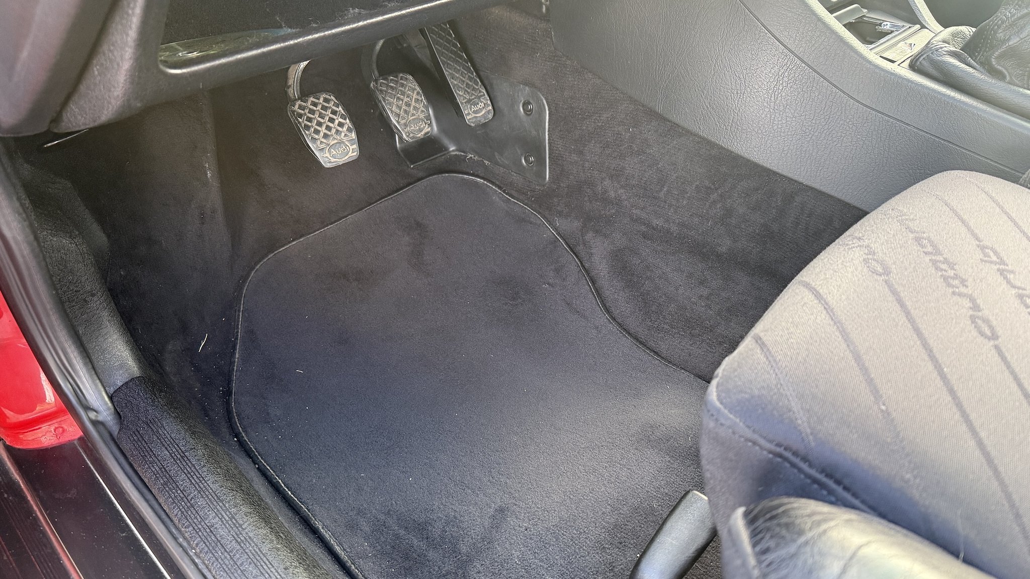 Innenraumfoto von 1992 Audi quattro S2 Abt C5