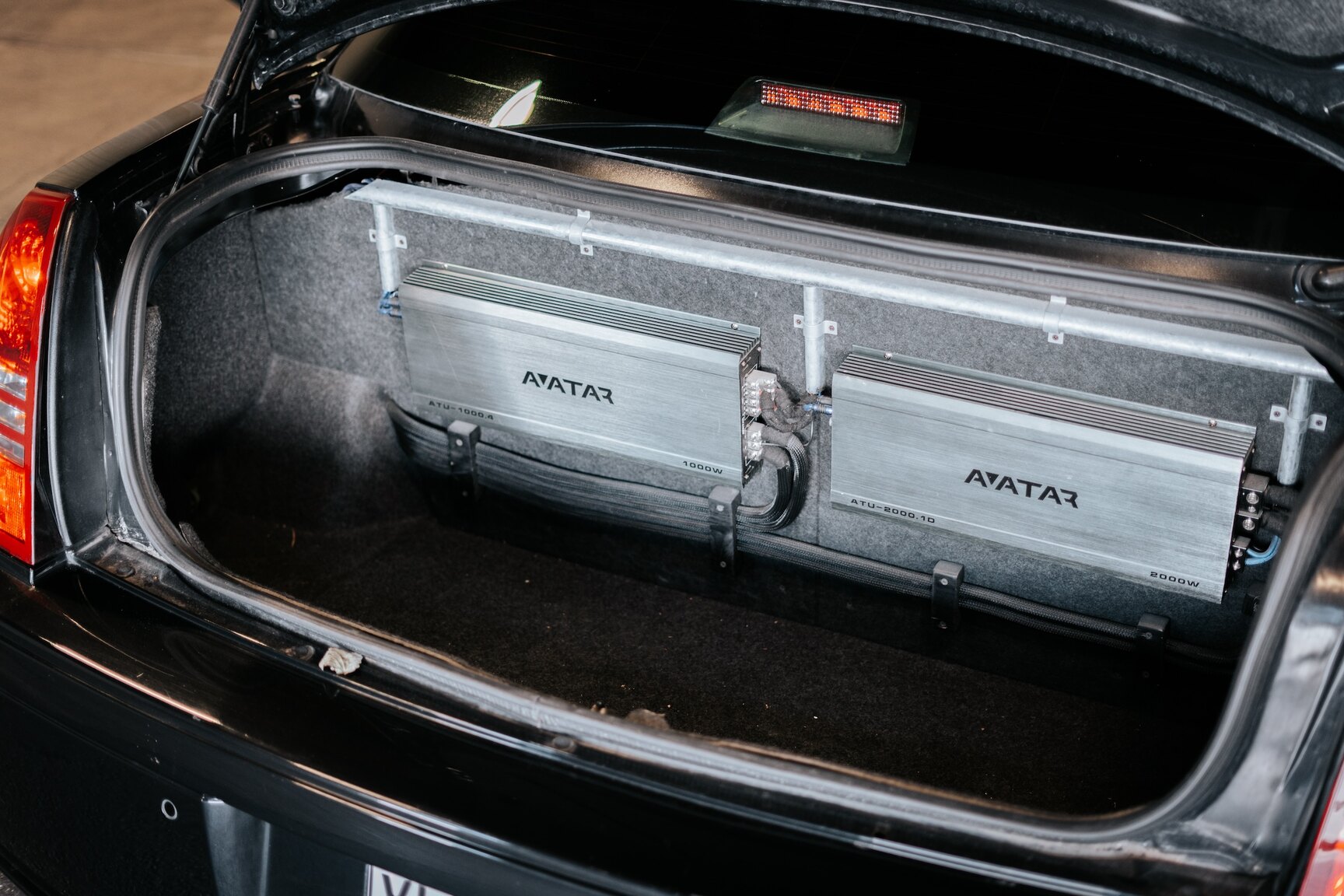 Interior image of 2006 Chrysler 300C SRT-8 (21)