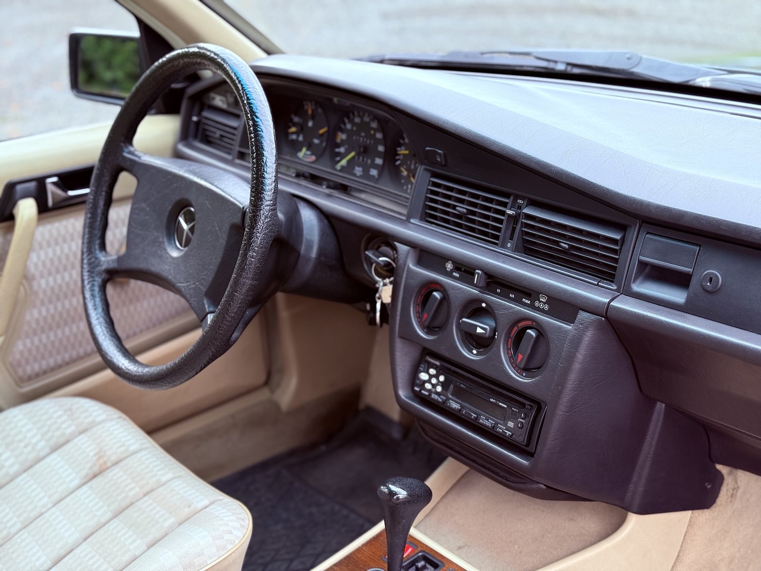 Interiörbild 1989 Mercedes-Benz 190 E