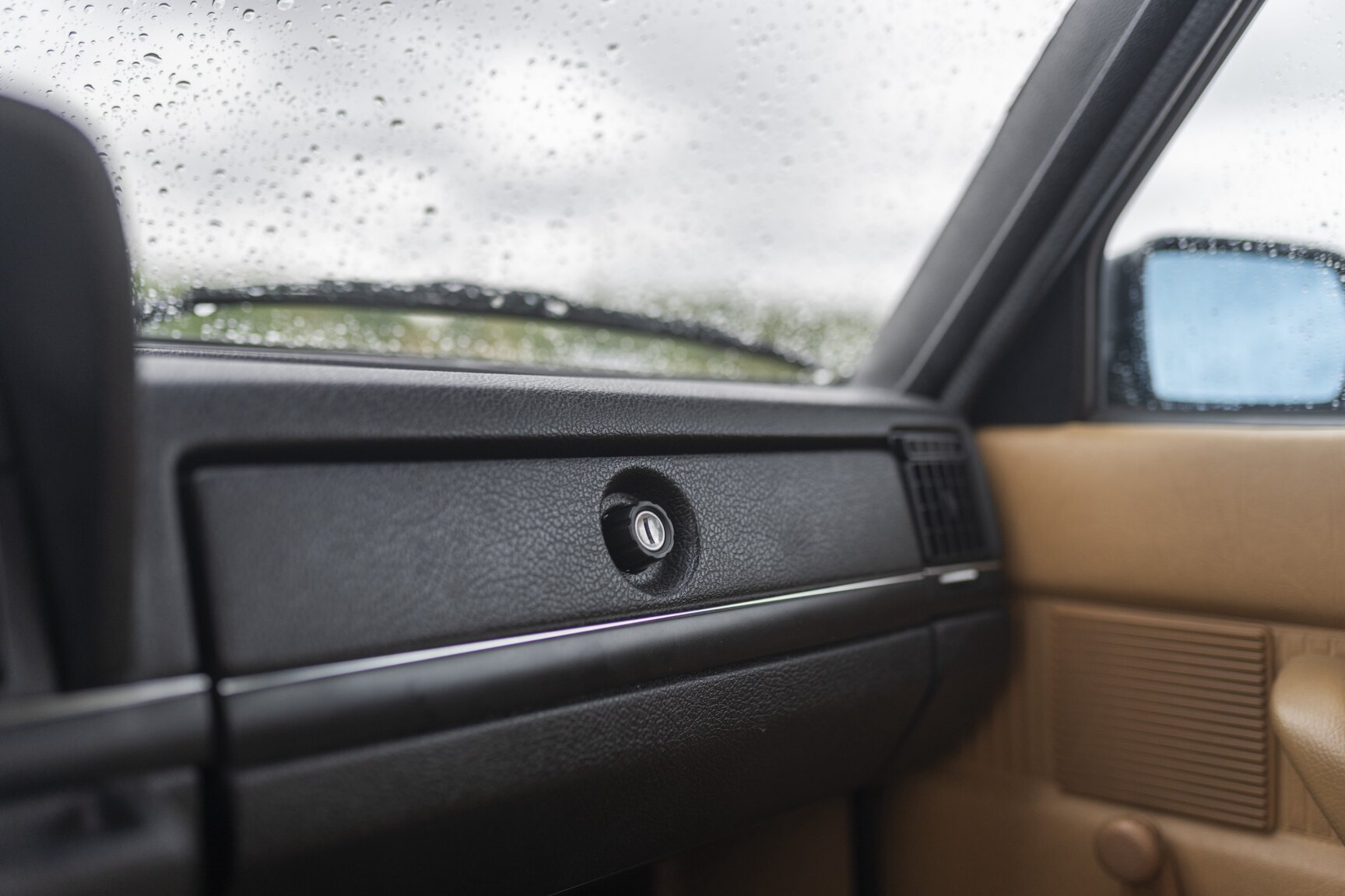 Interior image of 1981 Volvo 244