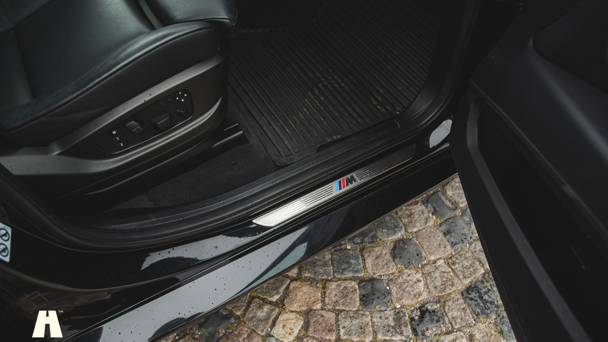 Innenraumfoto von 2010 BMW X6 M Ferrita 555HK (65)