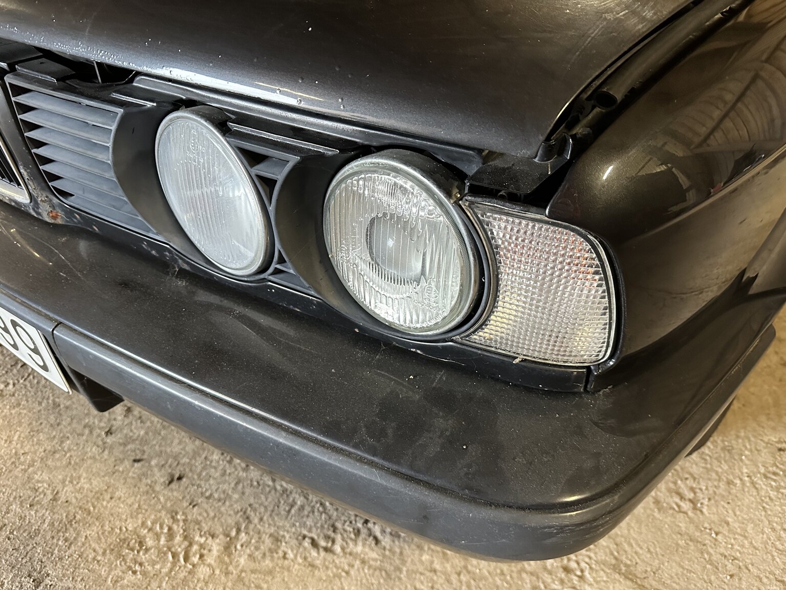 Exteriörbild på 1988 BMW 535i