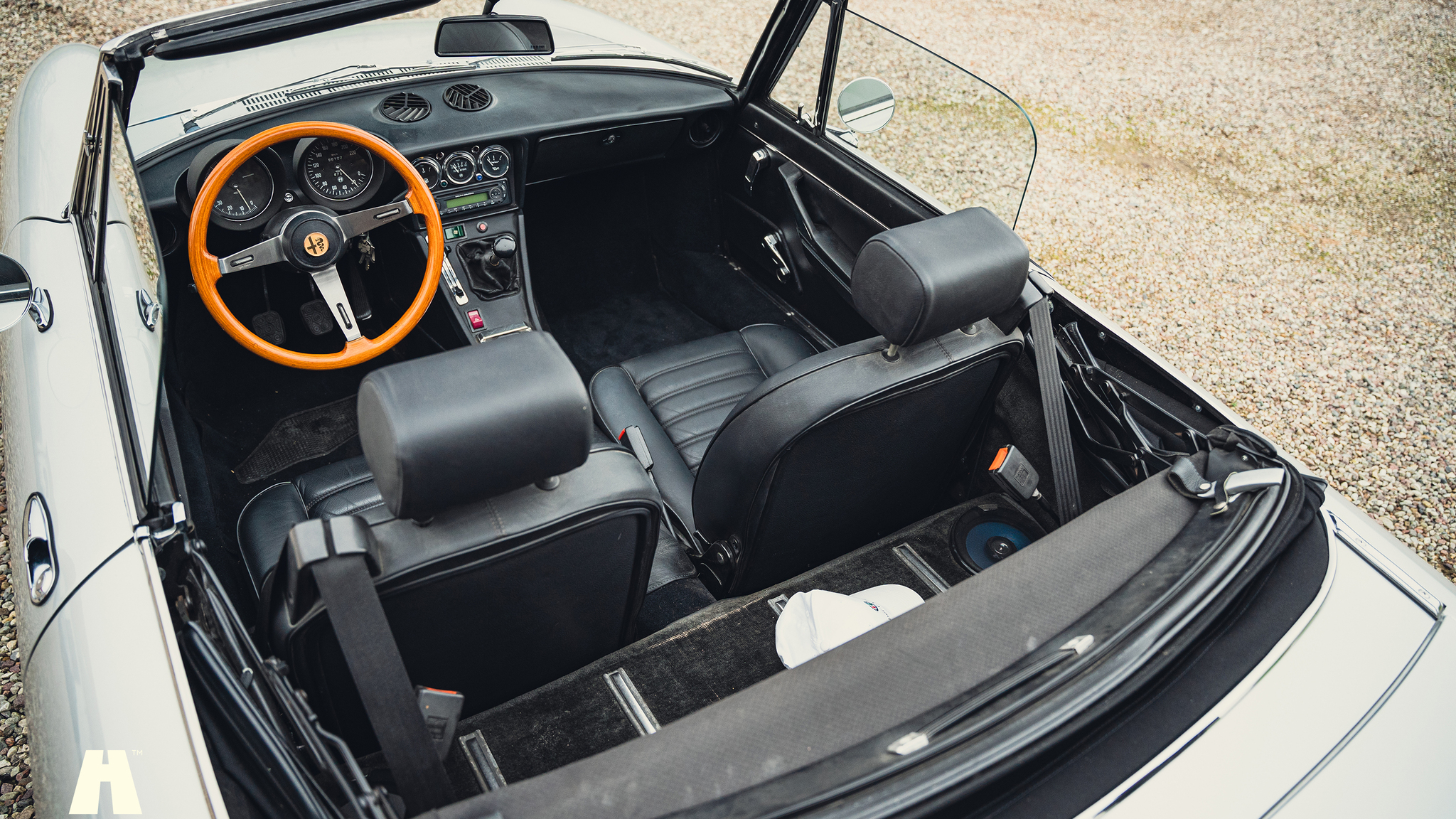 Interiörbild 1980 Alfa Romeo 2000 Spider