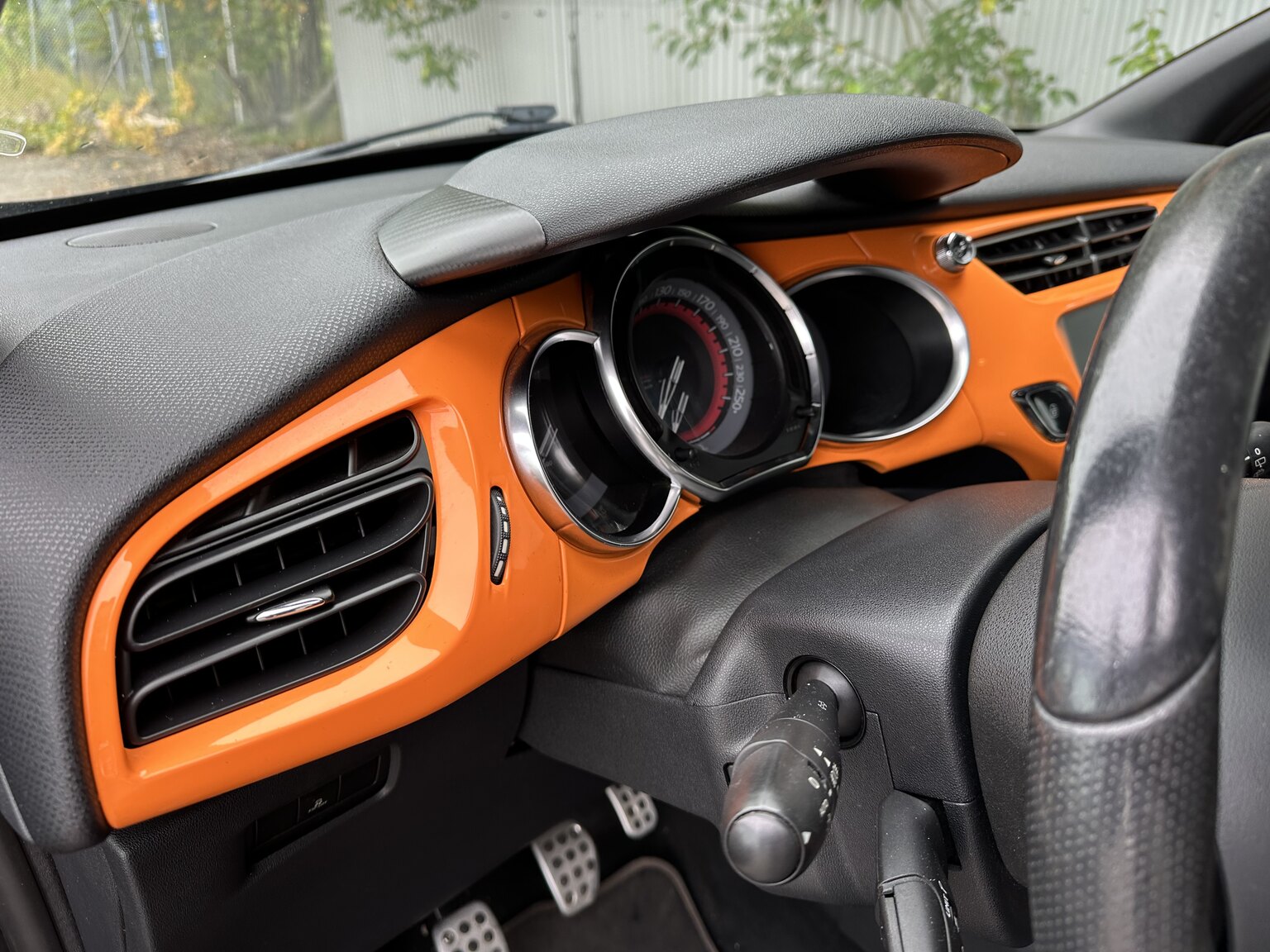 Interior image of 2012 Citroen DS3 Racing  (5)