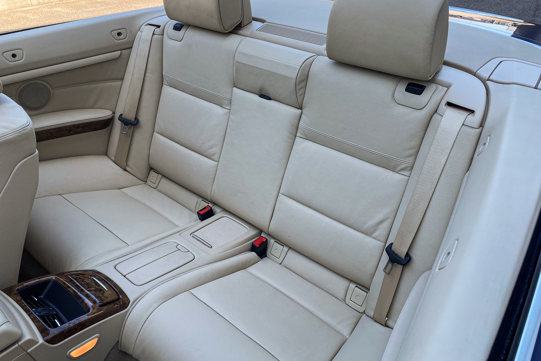 Interior image of 2007 BMW 335i Cabriolet (13)