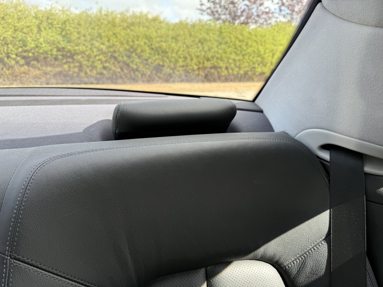 Interior image of 2000 Mercedes-Benz CL 500