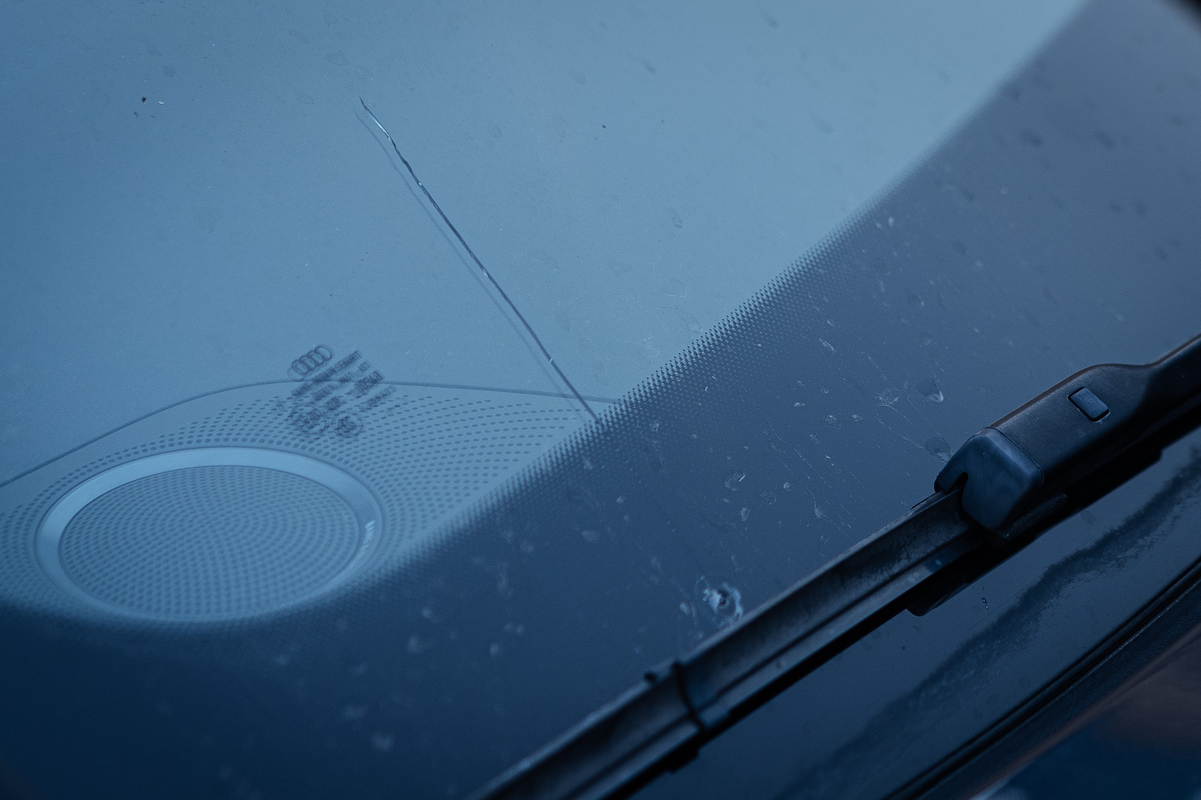 Exterior image of 2011 Audi S4 (21)