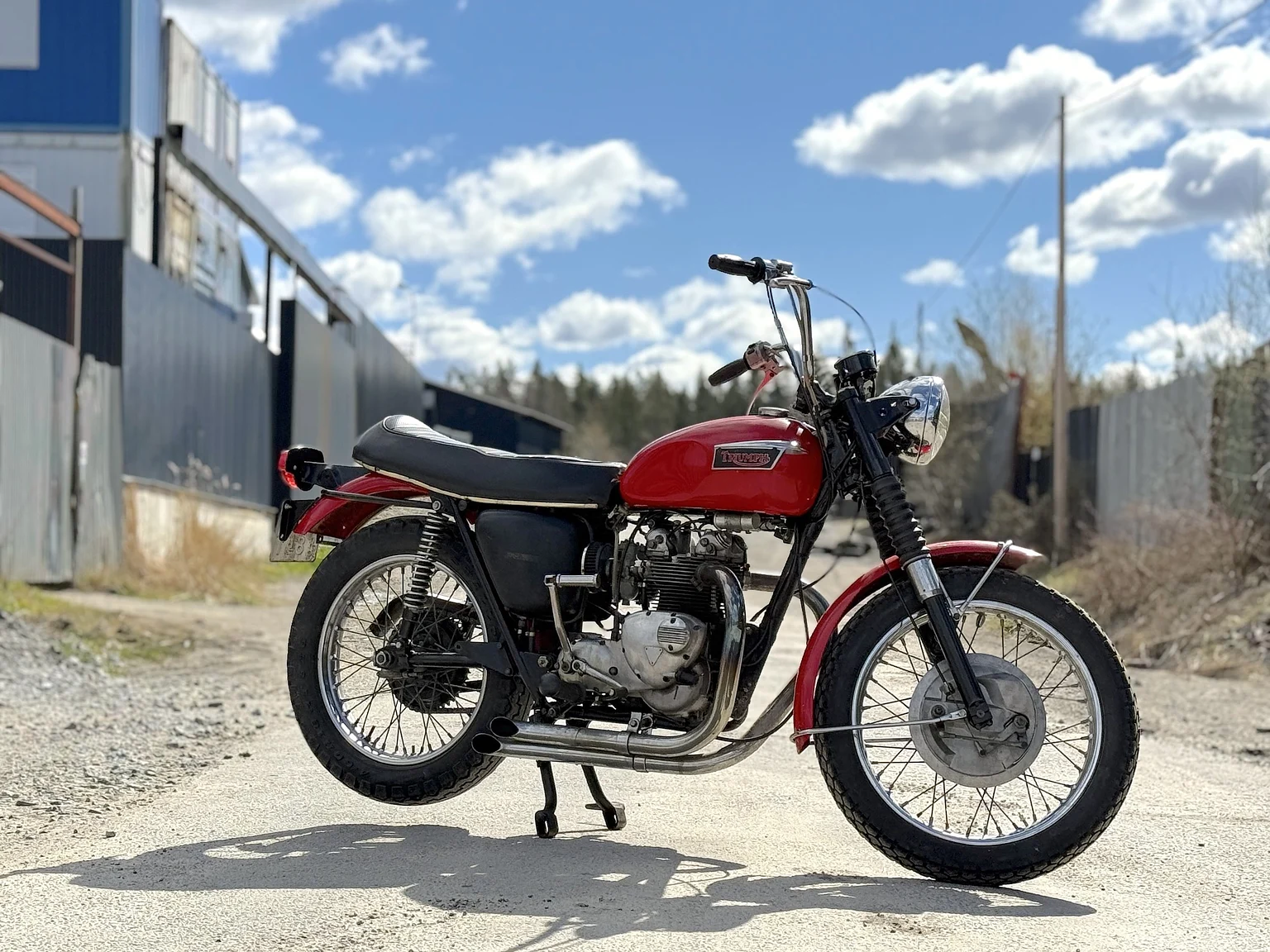 Exteriörbild på 1971 Triumph Daytona 500 (1)