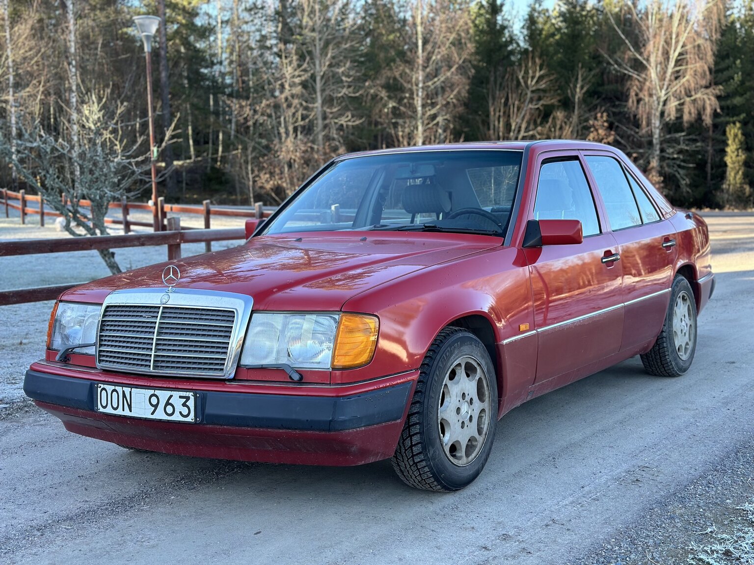 Aussenfoto 1990 Mercedes-Benz 200 E