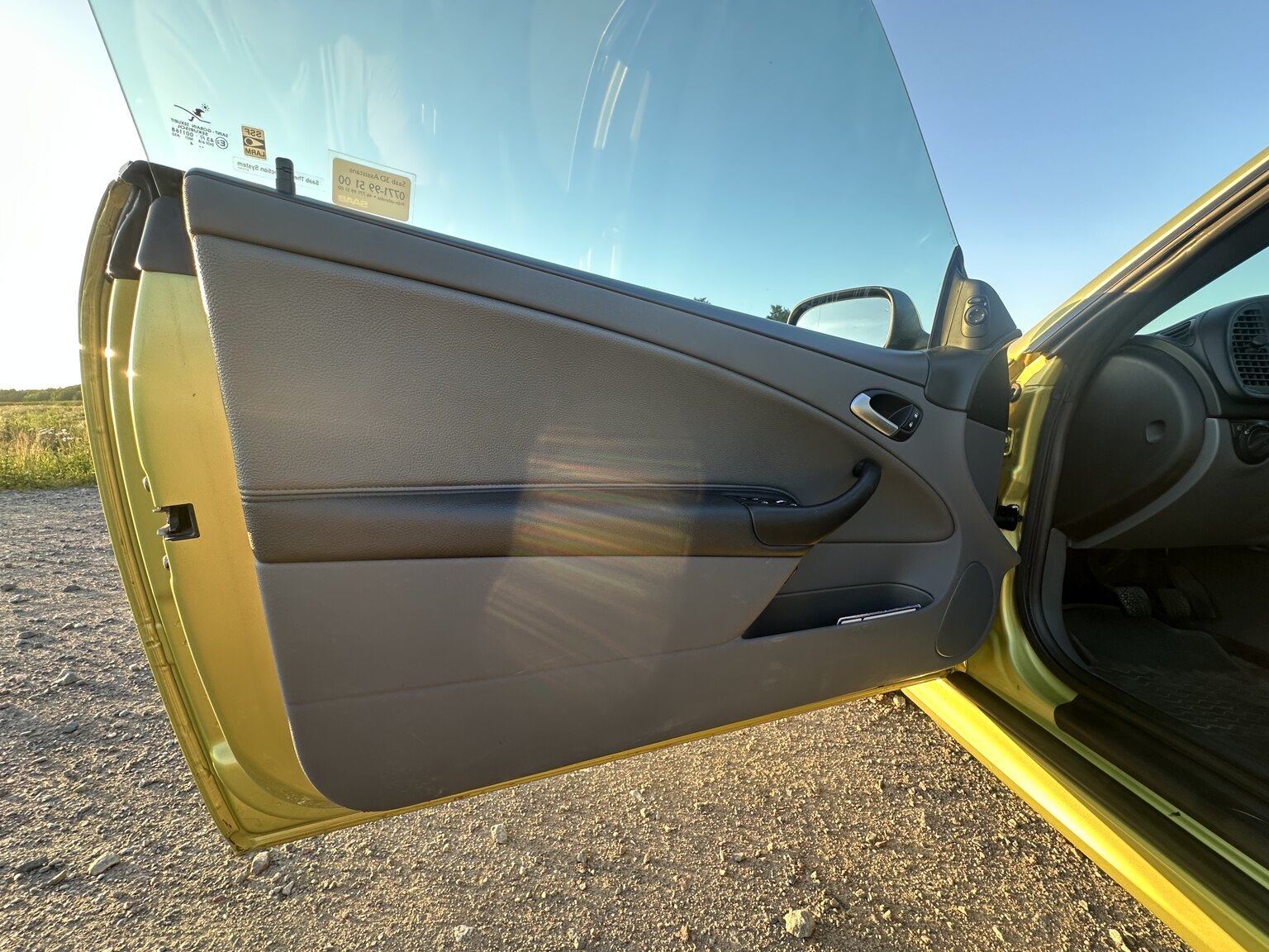 Interior image of 2004 SAAB 9.3 Aero Convertible 2.0T