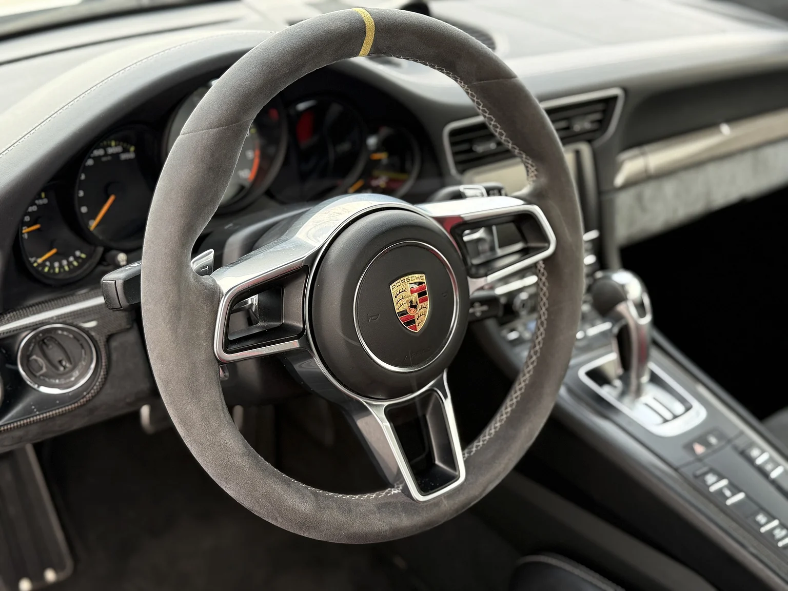 Innenraumfoto von 2016 Porsche 911 GT3 RS (9)