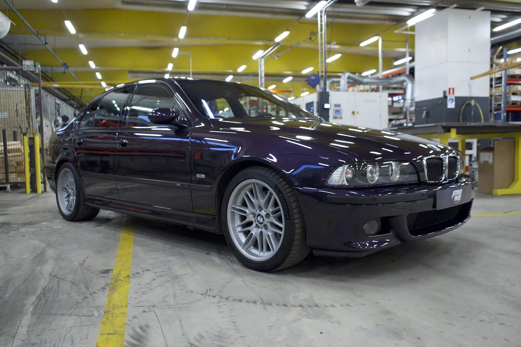 Exteriörbild på 2002 BMW M5 E39 (19)