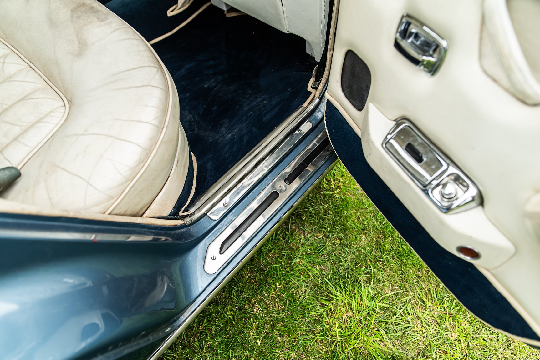 Interior image of 1972 Rolls-Royce Silver Shadow