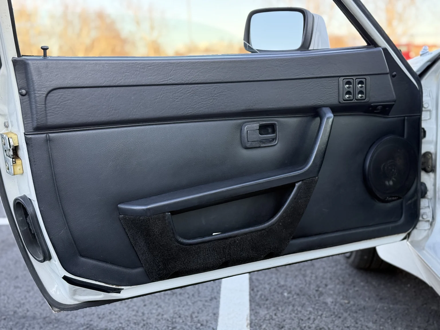 Interiörbild 1984 PORSCHE 944 Targa (2)