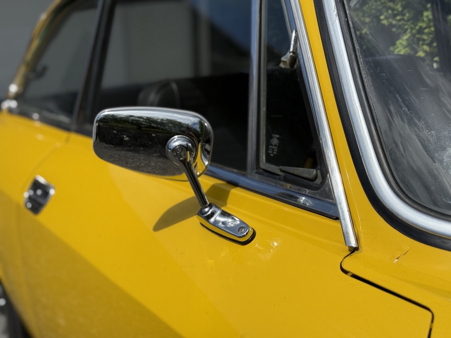 Exterior image of 1974 Alfa Romeo GT 1600 Junior