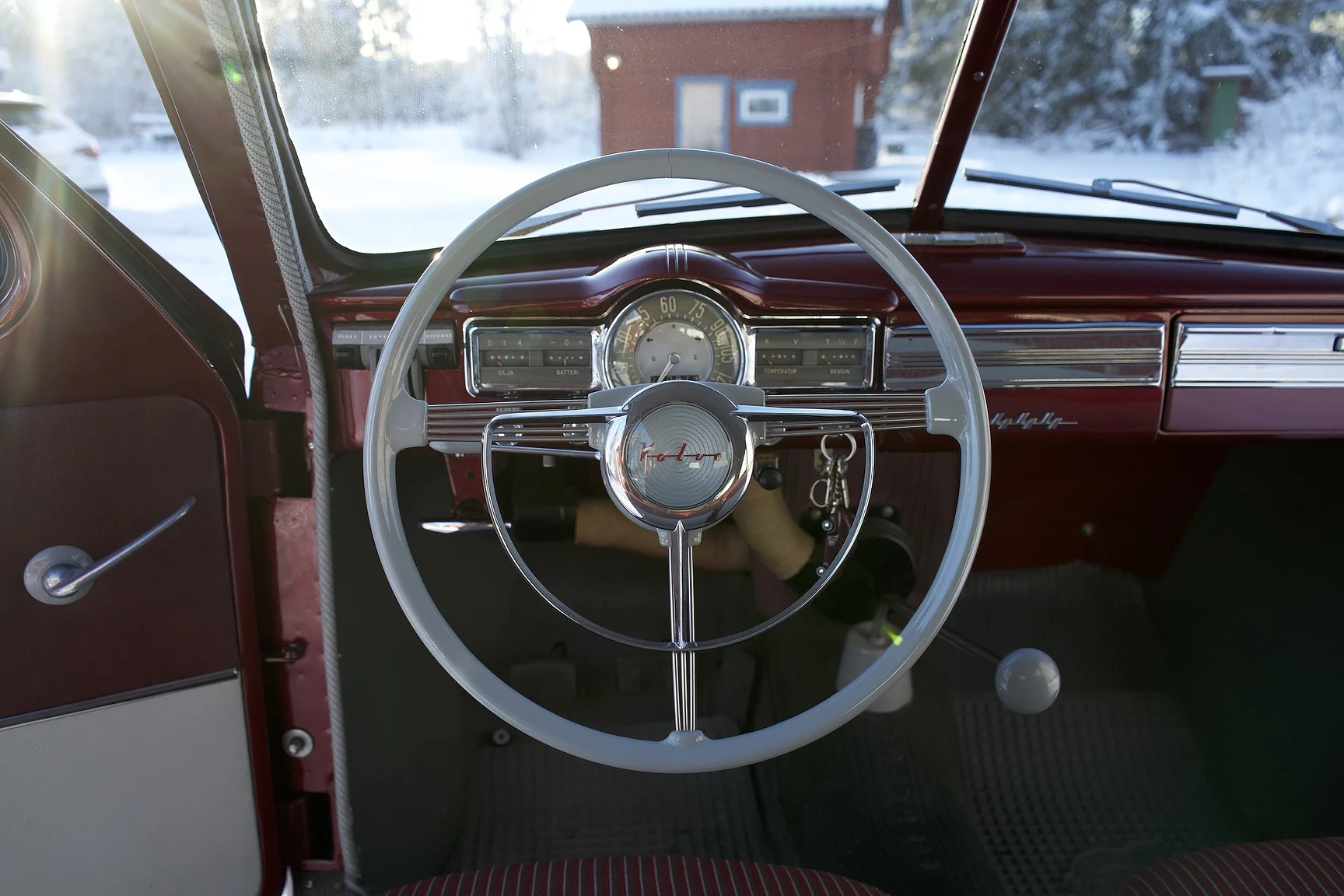Interior image of 1953 Volvo PV444 DS (42)